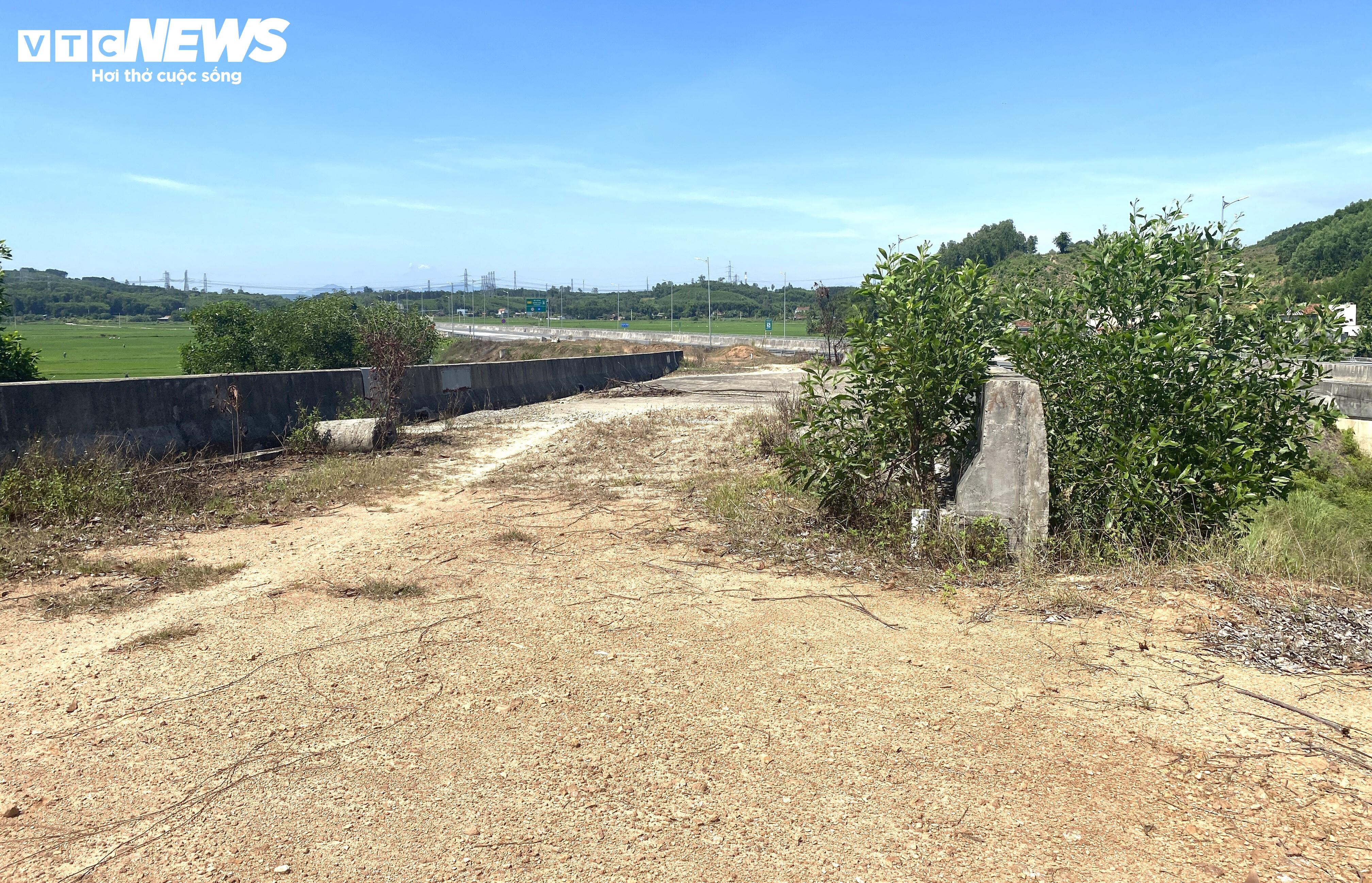 Cao tốc vận hành 6 năm, nút giao Dung Quất - Trì Bình vẫn 'giậm chân tại chỗ' - 6