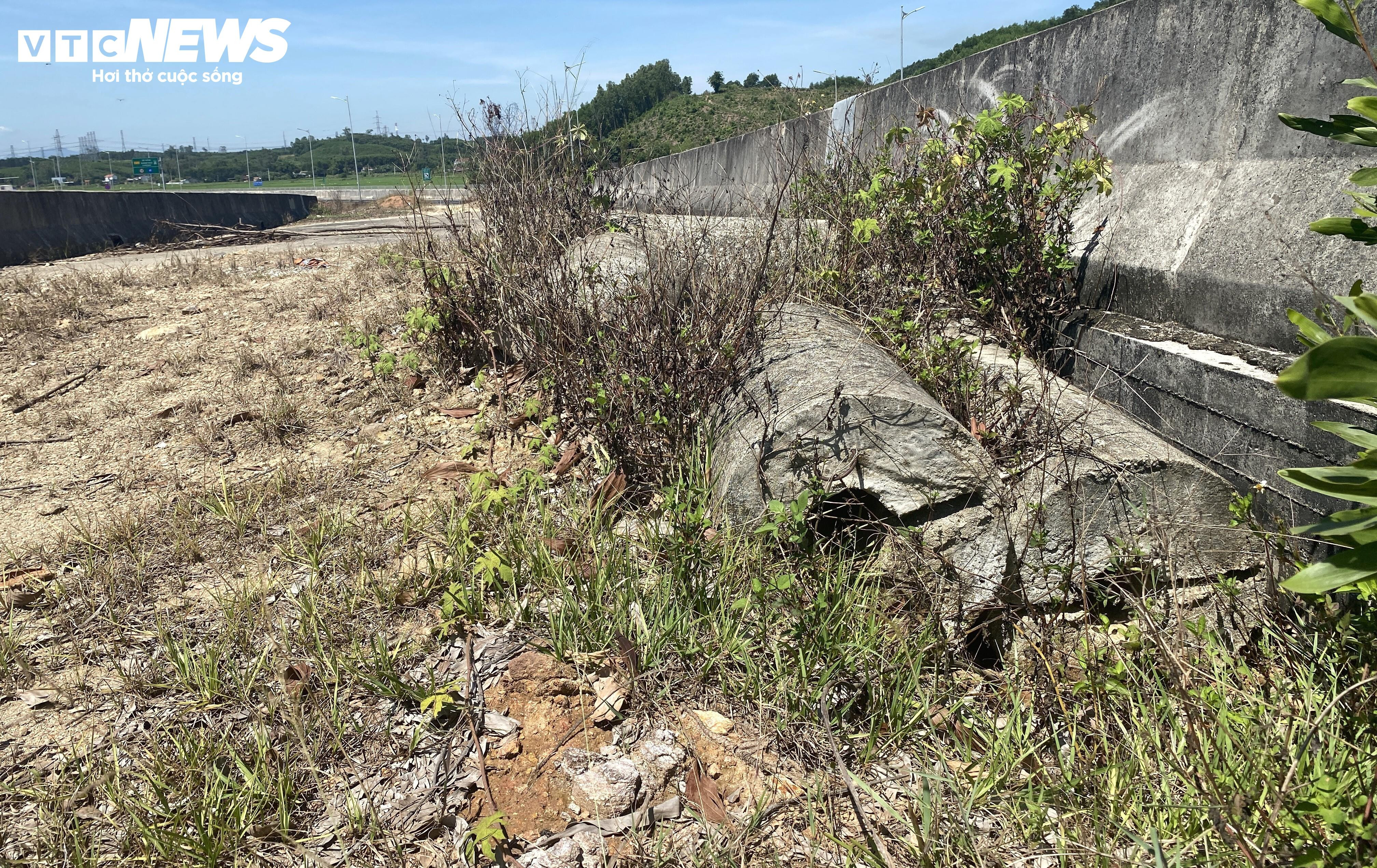 Cao tốc vận hành 6 năm, nút giao Dung Quất - Trì Bình vẫn 'giậm chân tại chỗ' - 4
