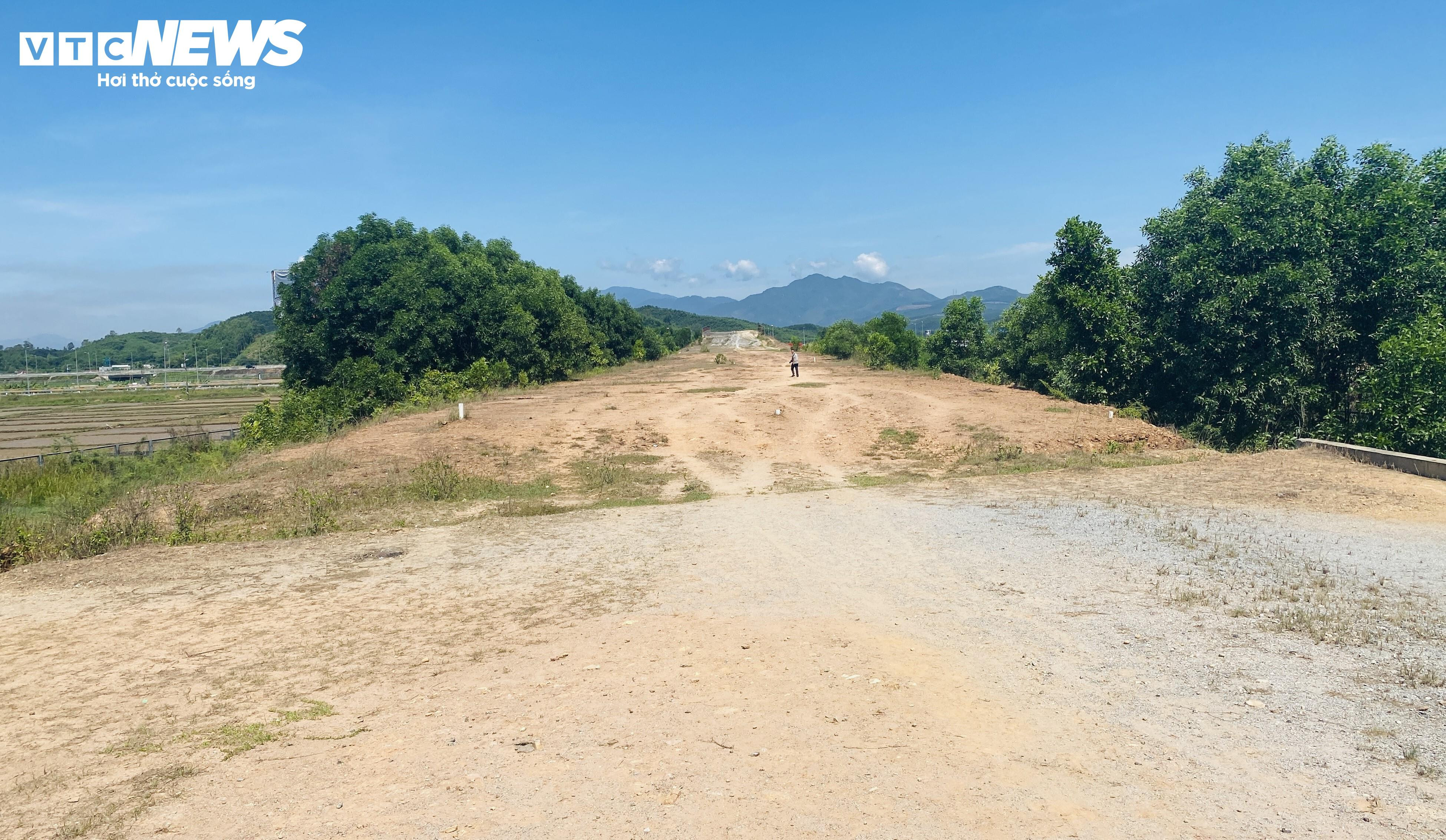 Cao tốc vận hành 6 năm, nút giao Dung Quất - Trì Bình vẫn 'giậm chân tại chỗ' - 2