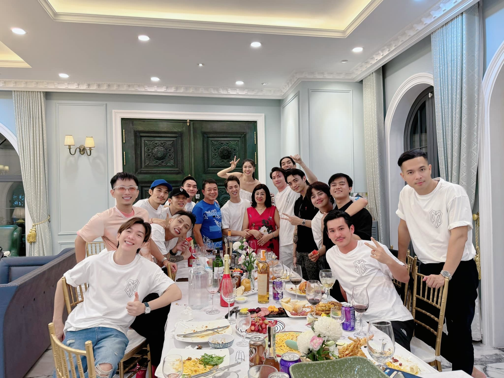 Sao Việt 30/5: Mai Ngọc tận hưởng cuộc sống độc thân, Phương Thanh đón tuổi 51 - 10