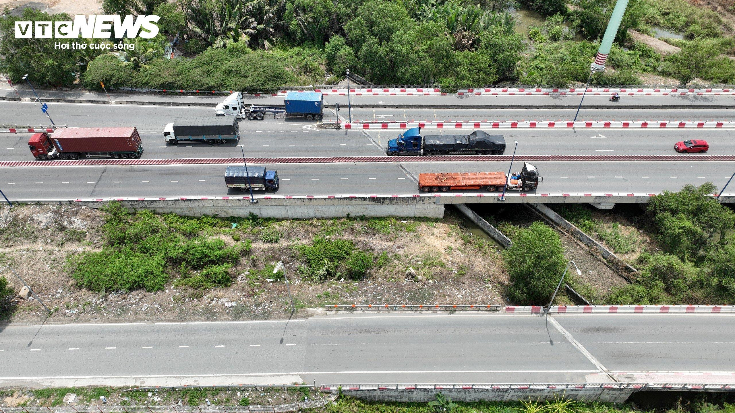 Cận cảnh 3 con đường tại TP.HCM được đề xuất mở rộng, xây mới lên 12 làn xe - 9