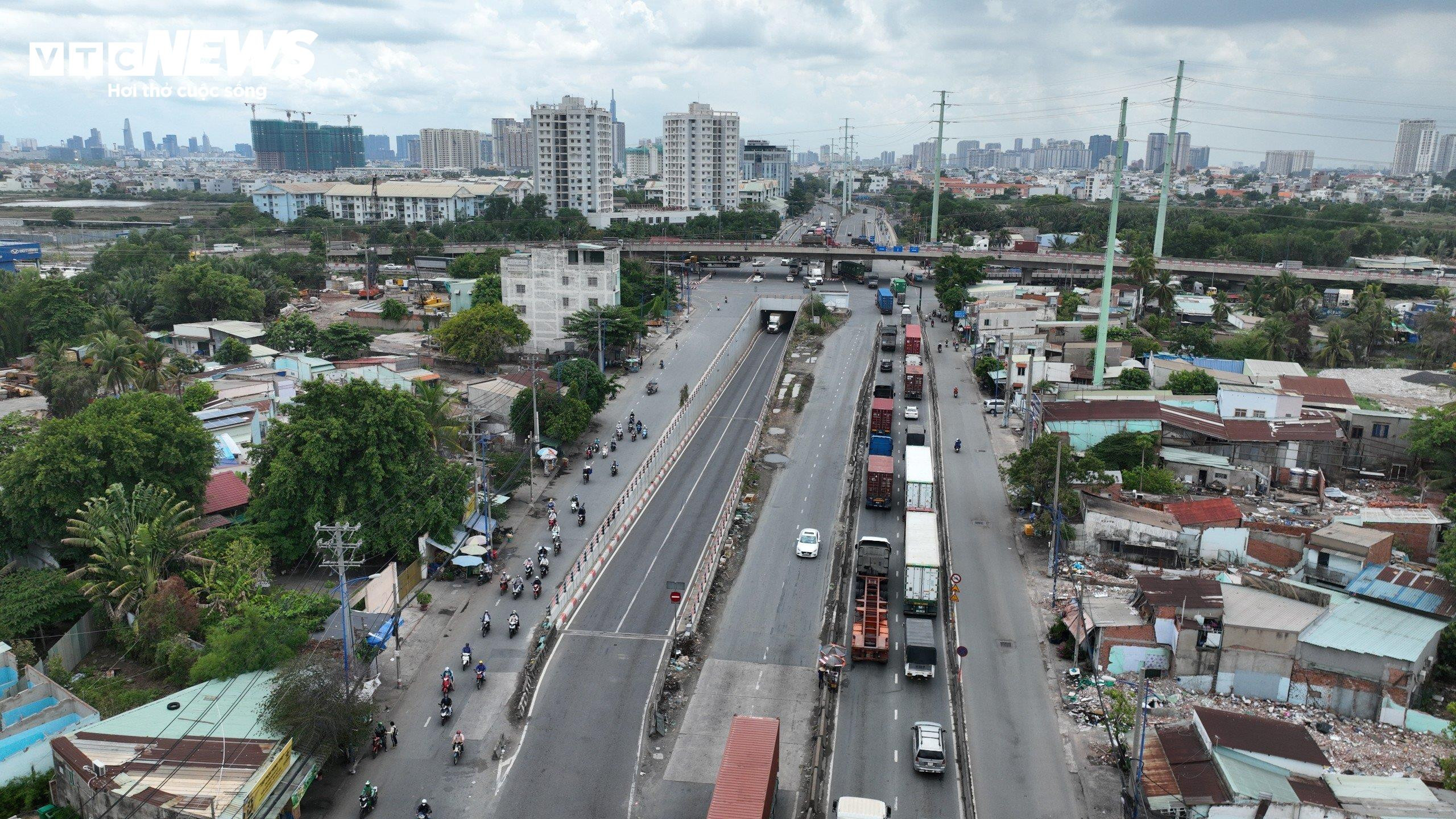 Cận cảnh 3 con đường tại TP.HCM được đề xuất mở rộng, xây mới lên 12 làn xe - 2