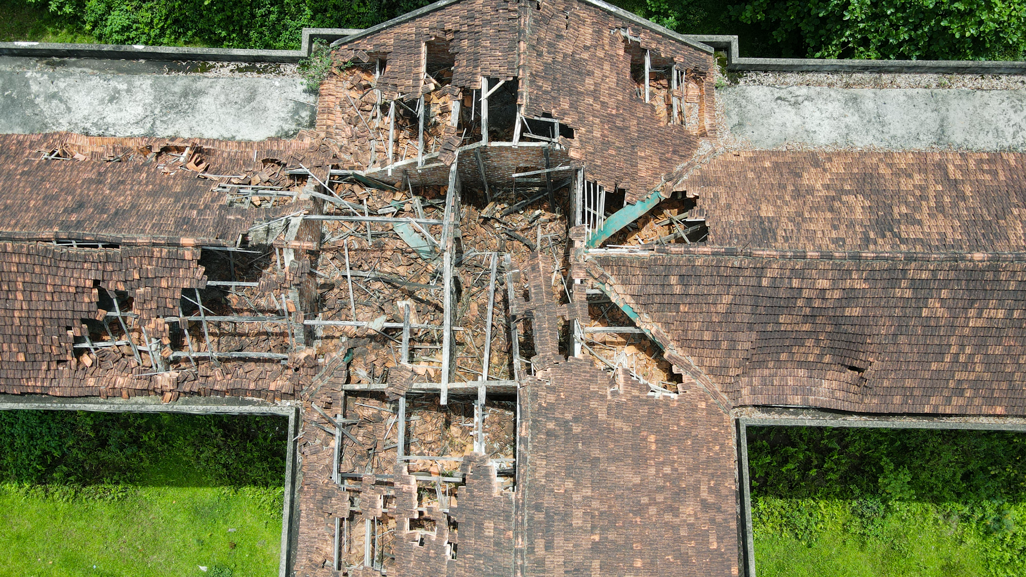 Trường trung cấp gần 20 tỷ đồng nằm ‘phơi sương’ ở Hà Tĩnh - 9