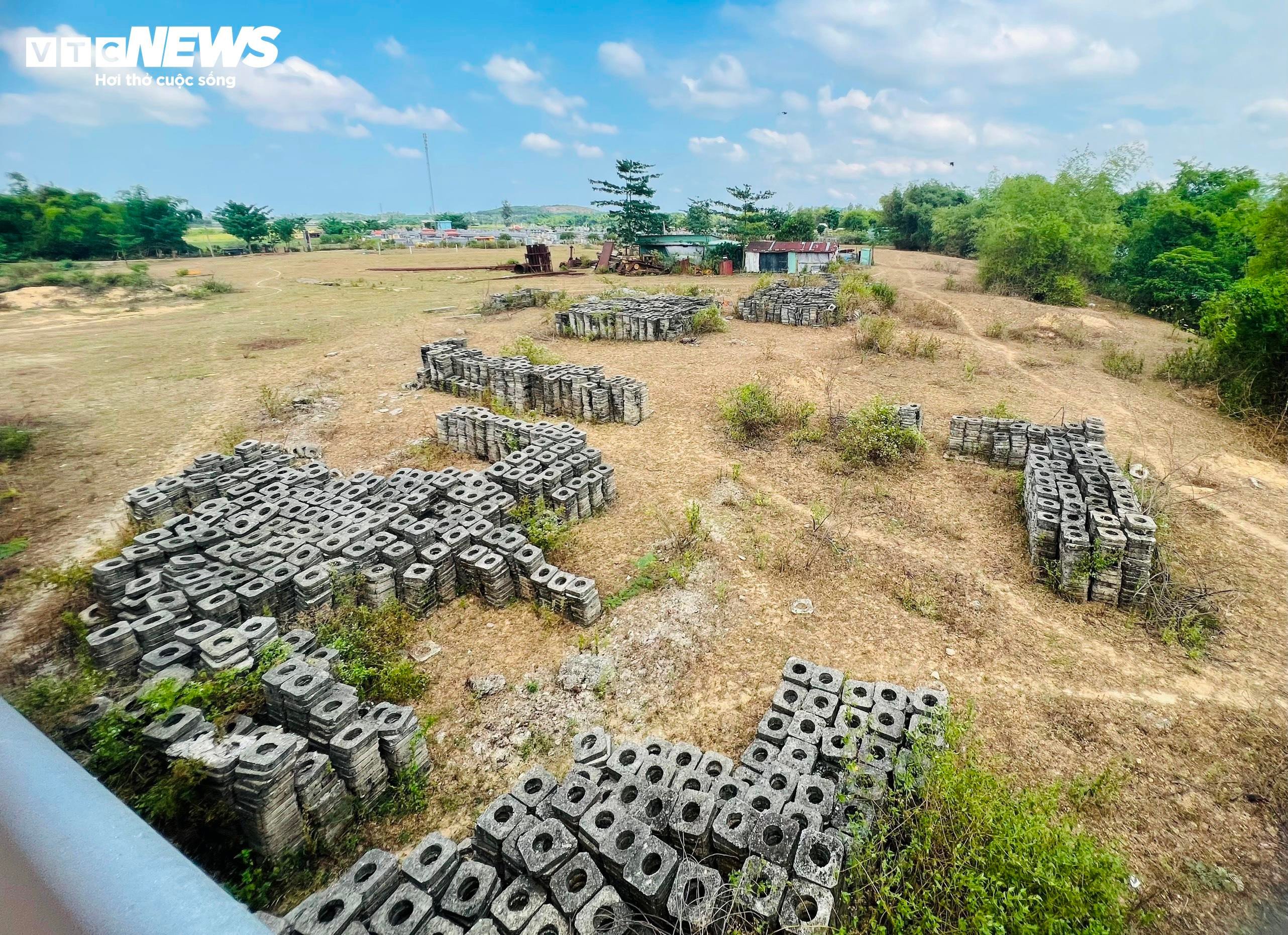 Cầu trăm tỷ đồng ở Quảng Nam 'đắp chiếu' cả năm trời để chờ đường dẫn - 5