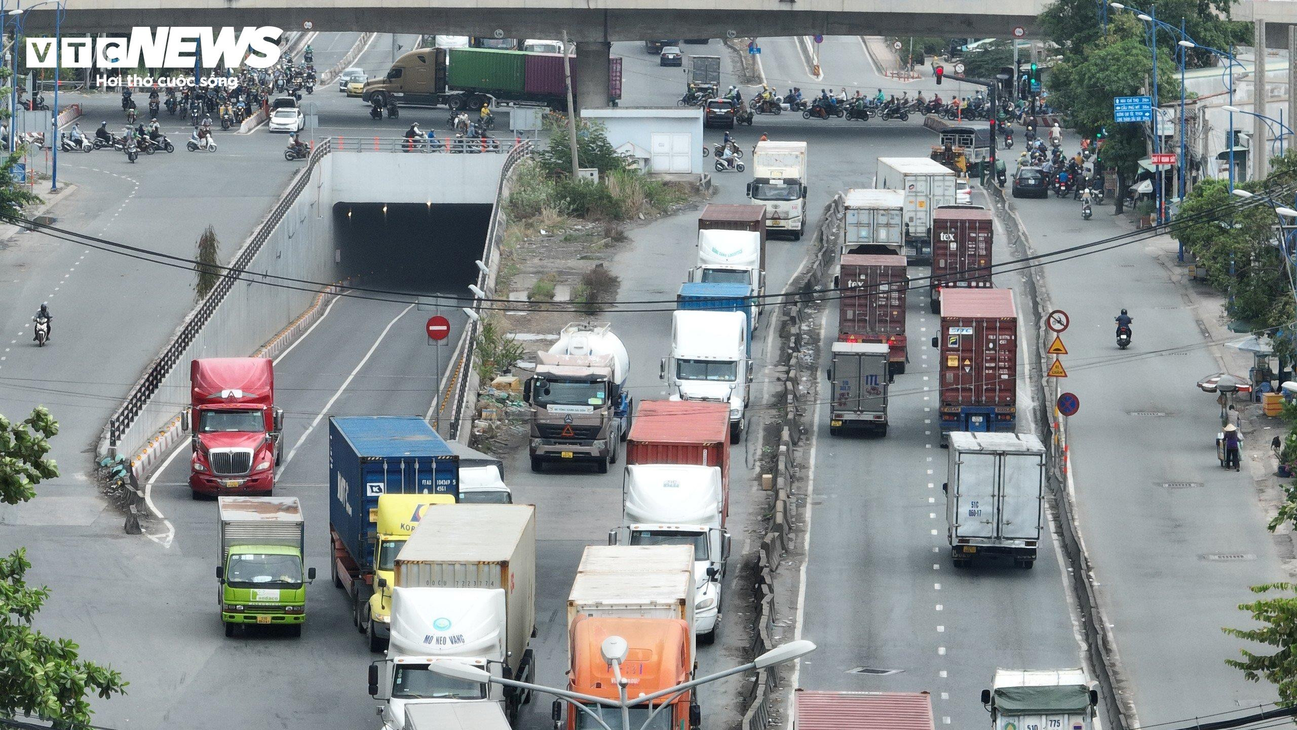 Cận cảnh 3 con đường tại TP.HCM được đề xuất mở rộng, xây mới lên 12 làn xe - 3