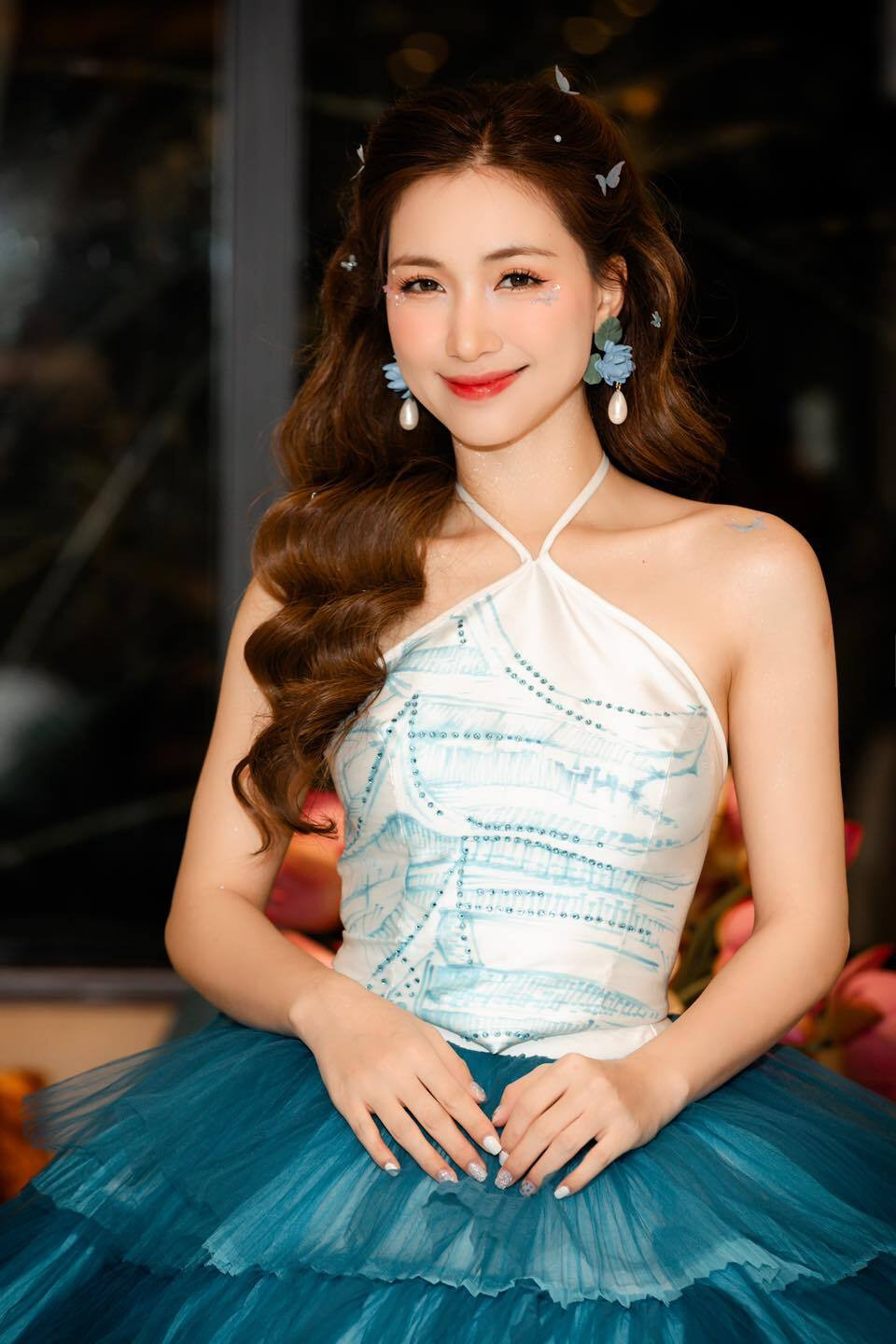 Sao Việt 3/6: Lệ Quyên nhắc chuyện chia tay, Bằng Kiều tình tứ với bạn gái - 11