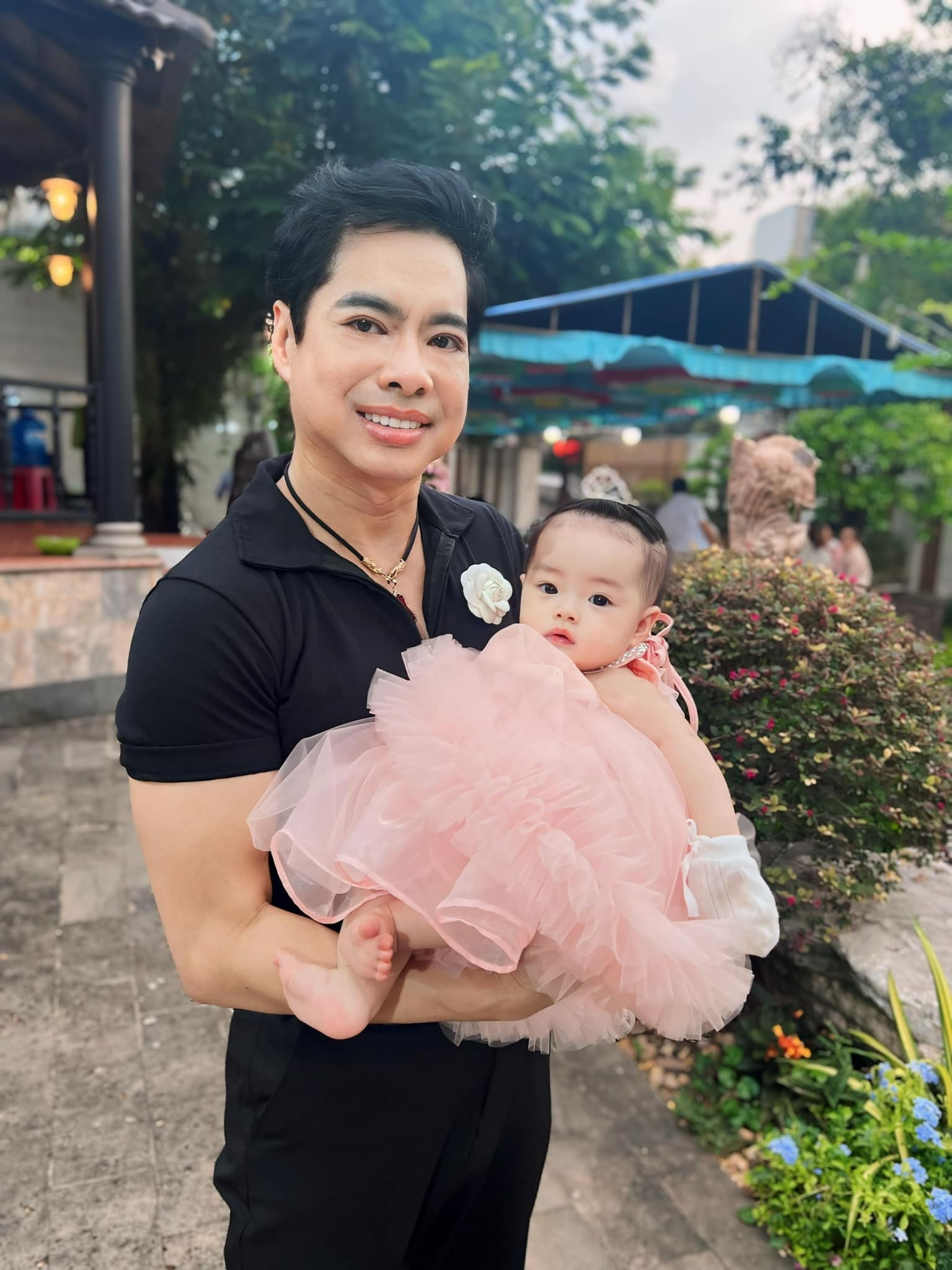 Sao Việt 6/6: Ngọc Sơn nhận cháu ruột làm con nuôi, Lam Trường tặng vợ xe ô tô - 1