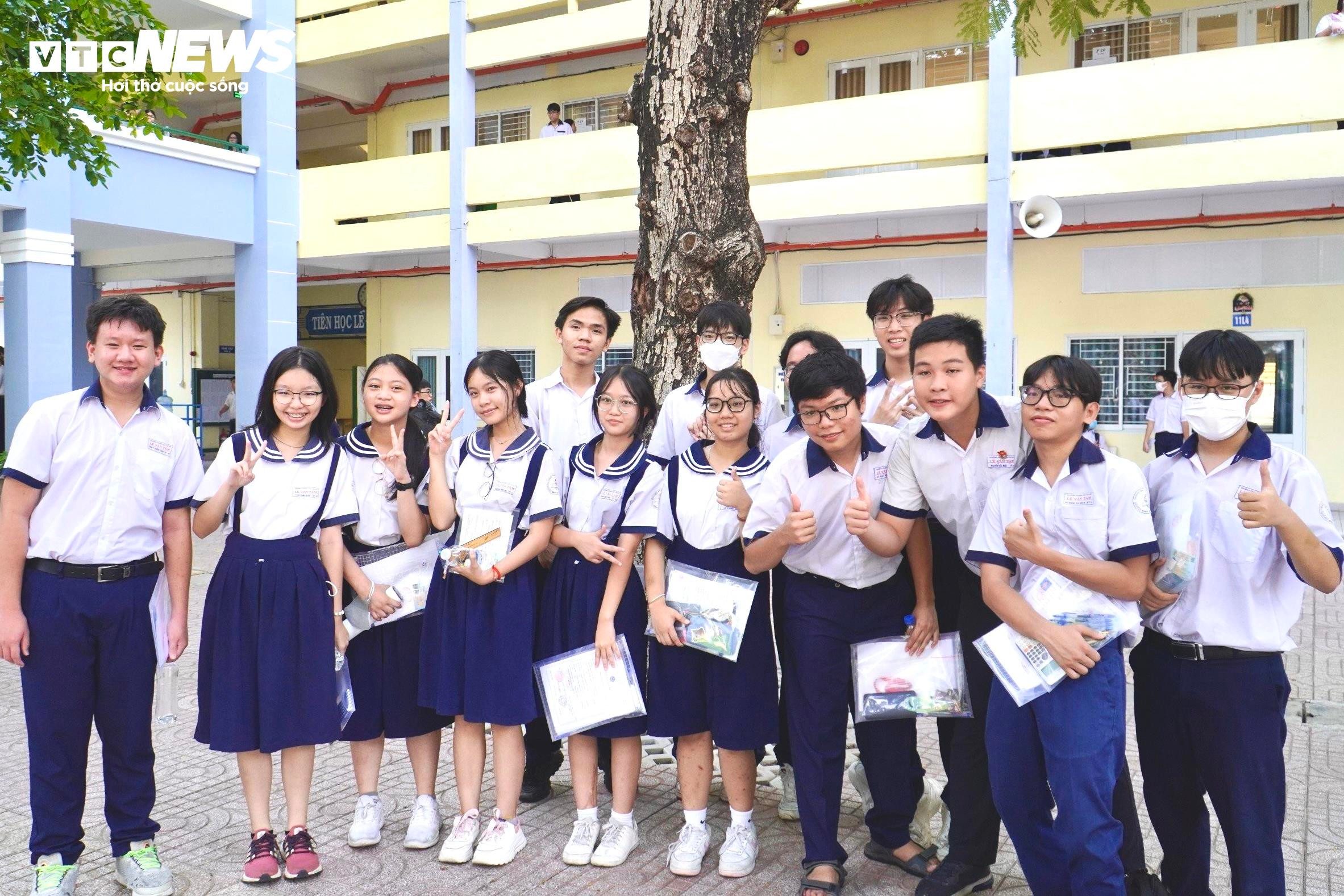 Gần 100.000 thí sinh TP.HCM thi môn đầu tiên vào lớp 10 - 1