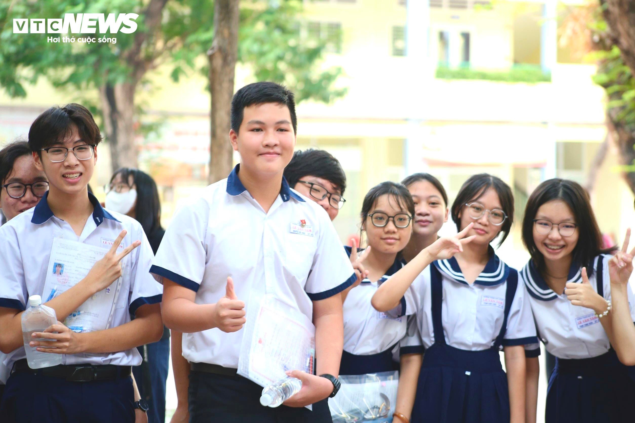 Gần 100.000 thí sinh TP.HCM thi môn đầu tiên vào lớp 10 - 7