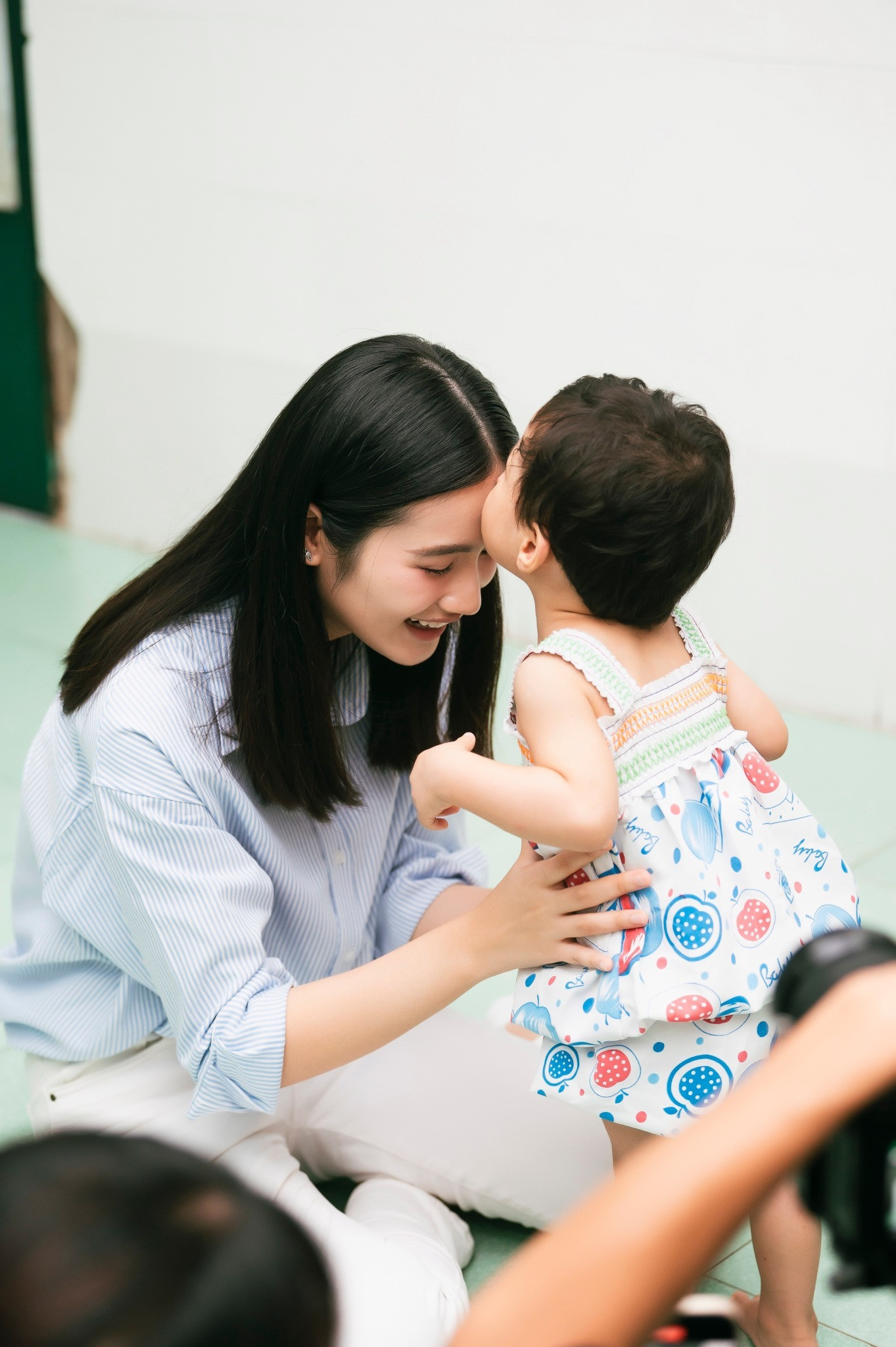 Sao Việt 8/6: Hồng Nhung trẻ trung ở tuổi 54, Hoa hậu Ý Nhi làm thiện nguyện - 3