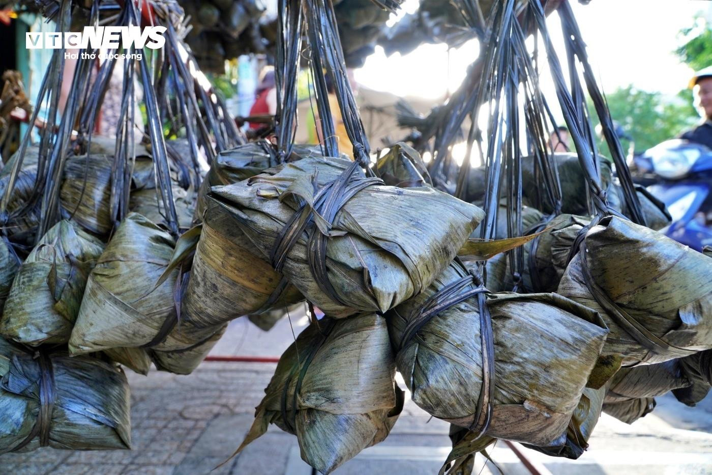 TP.HCM: Chen chân mua bánh đặc sản của người Hoa dịp Tết Đoan ngọ - 3