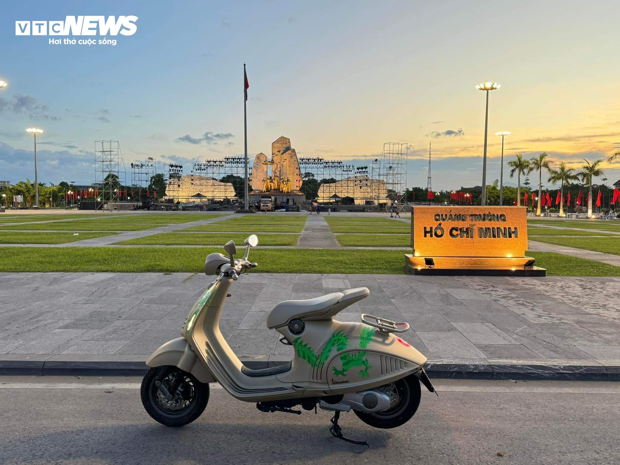 Chi hơn nửa tỷ đồng mua Vespa 946 Rồng bản giới hạn rồi mang đi ‘phượt’ - 7