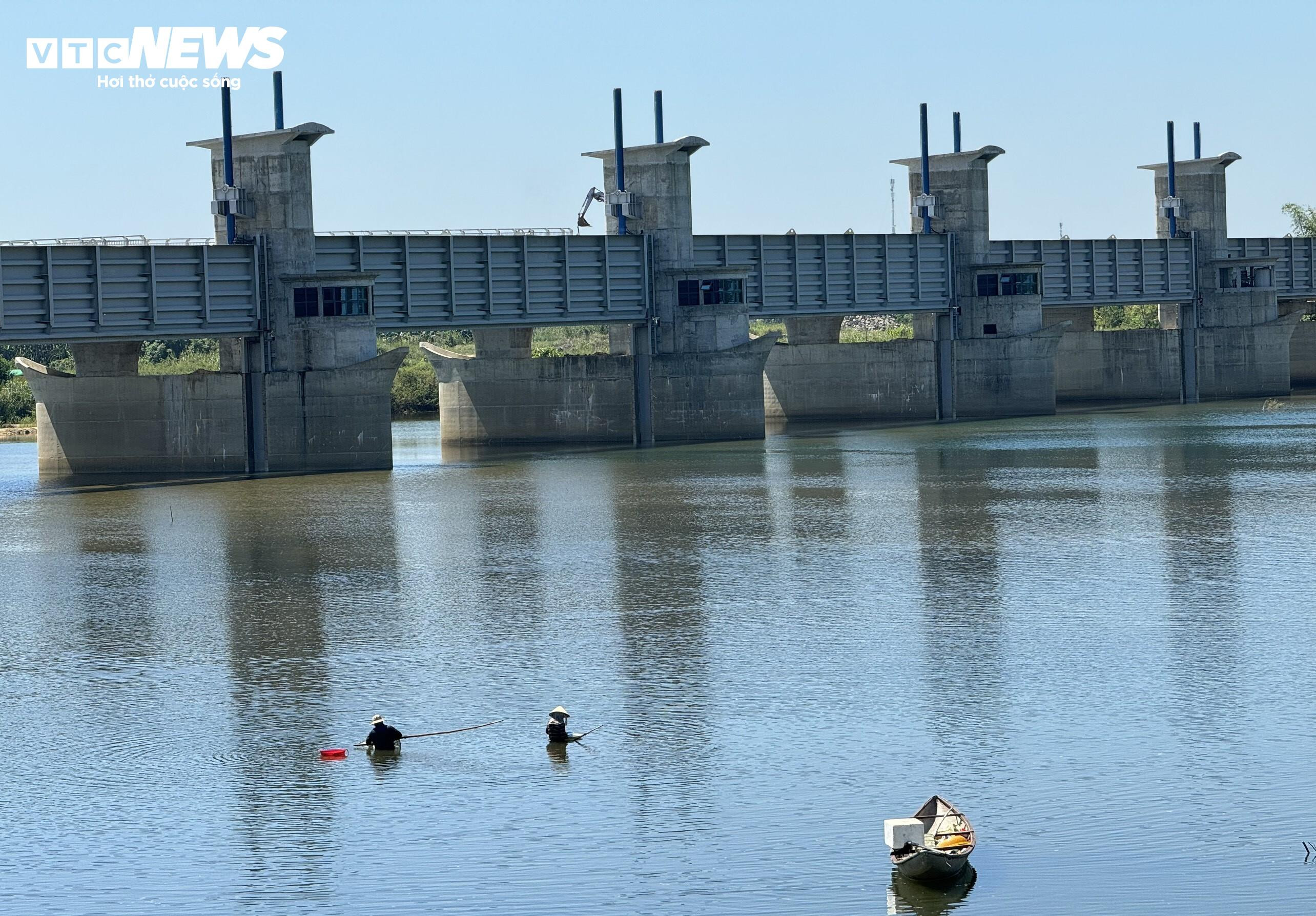 2 lần gia hạn tiến độ, dự án đập dâng gần 1.500 tỷ đồng ở Quảng Ngãi vẫn dang dở - 6