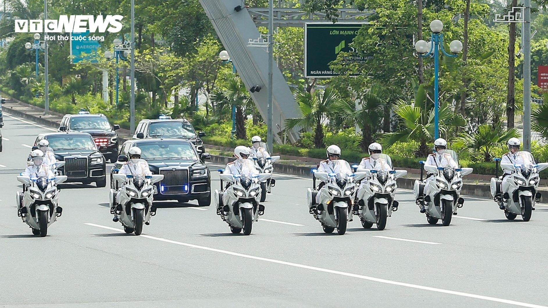 Dàn mô tô của CSGT Hà Nội tập luyện sẵn sàng đón Tổng thống Nga Putin - 4