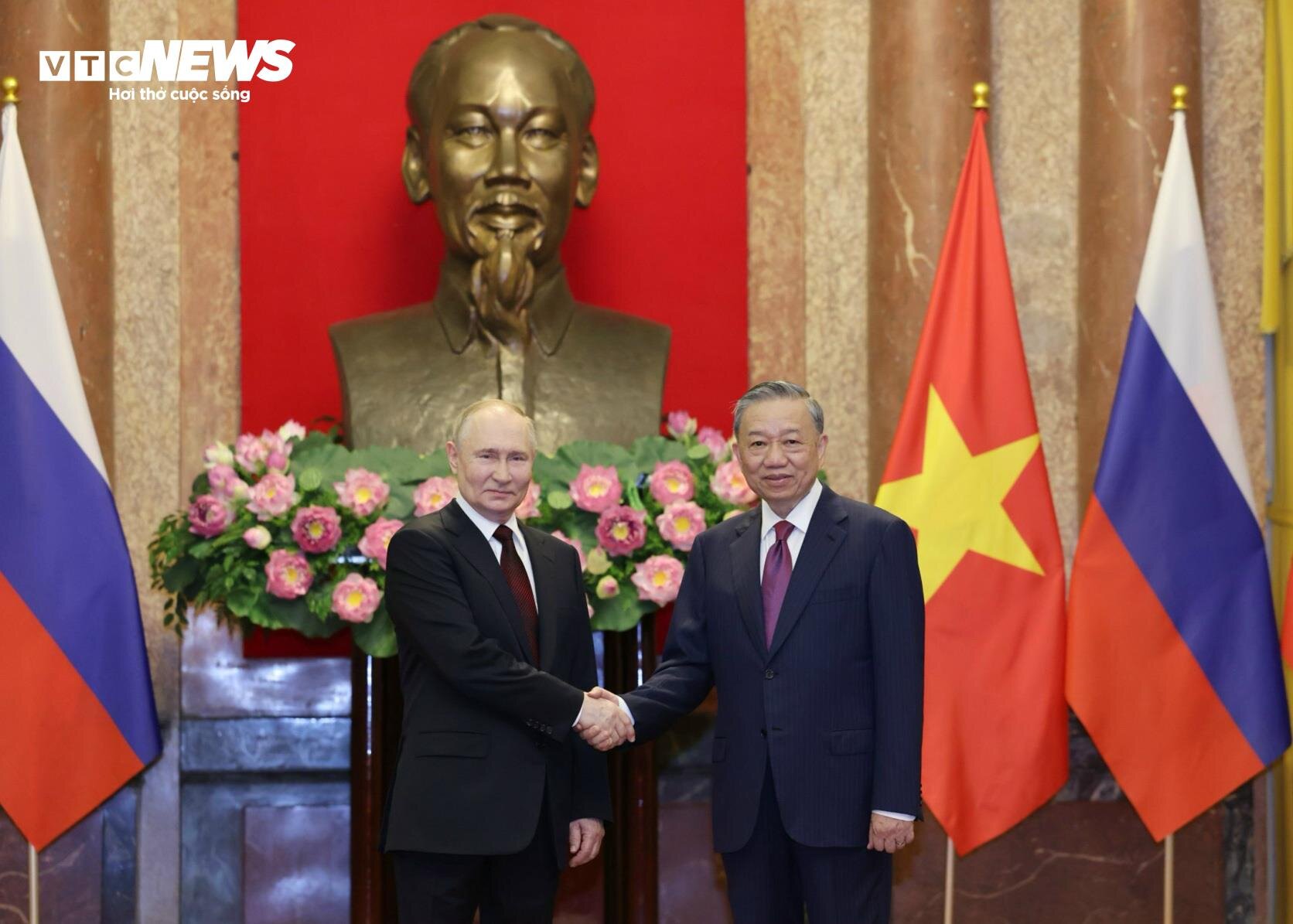 Nhìn lại chuyến thăm Việt Nam của Tổng thống Nga Putin - 11