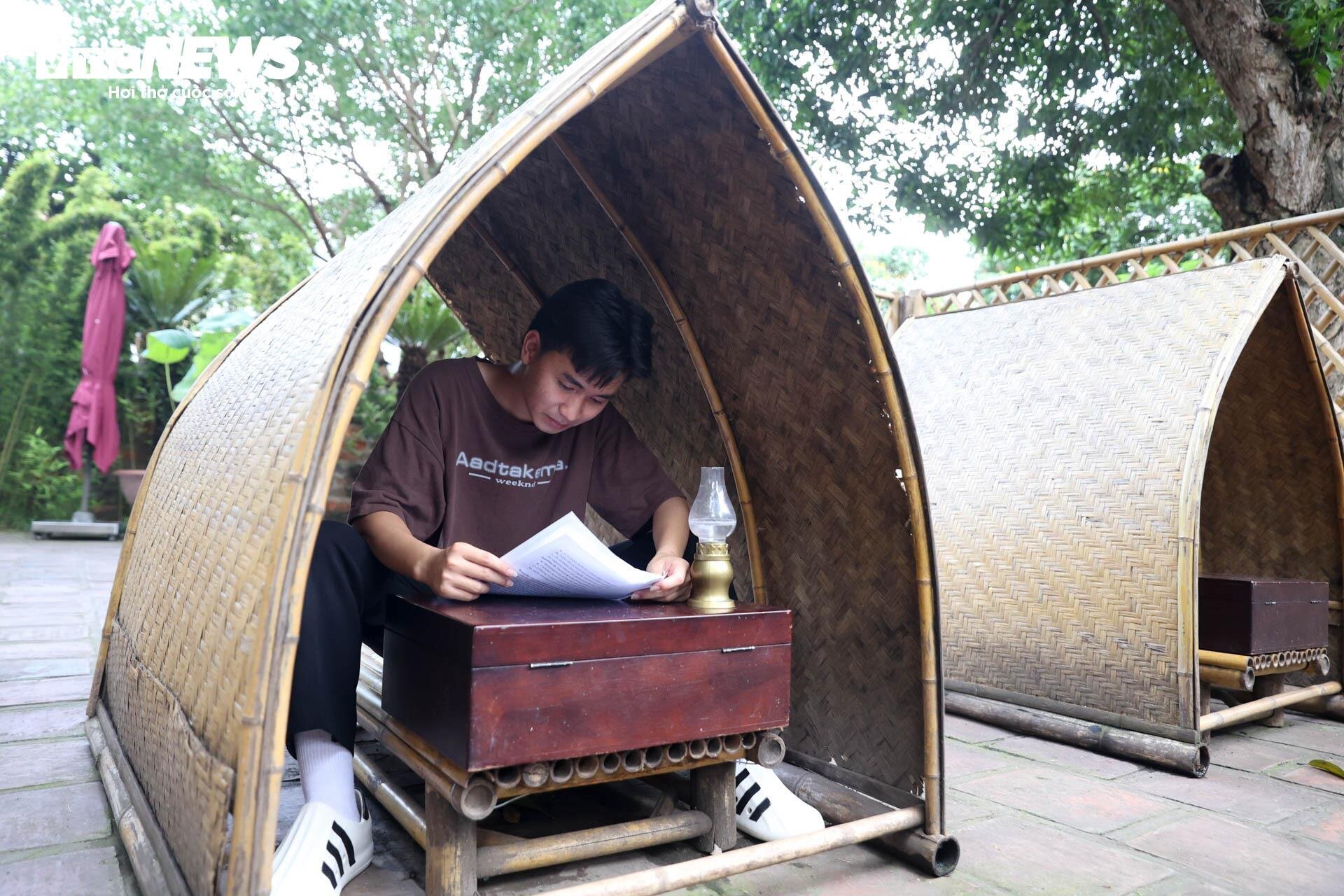 Nườm nượp sĩ tử về Văn Miếu ngồi lều chõng xin vía cầu may - 17