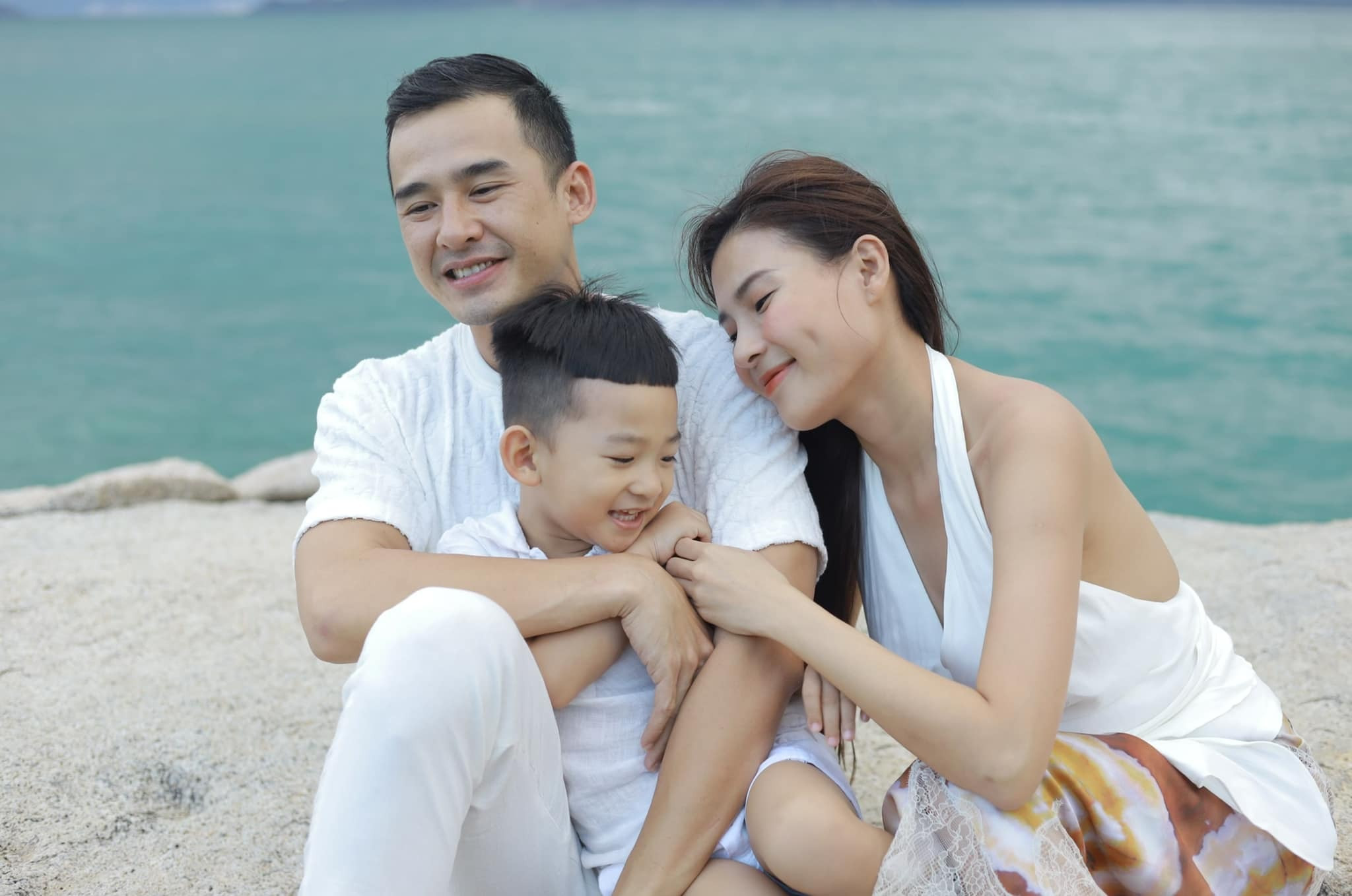 Thuý Diễm 'Trạm cứu hộ trái tim': Tôi buồn cười mỗi lần nghe tin ly hôn chồng - 8