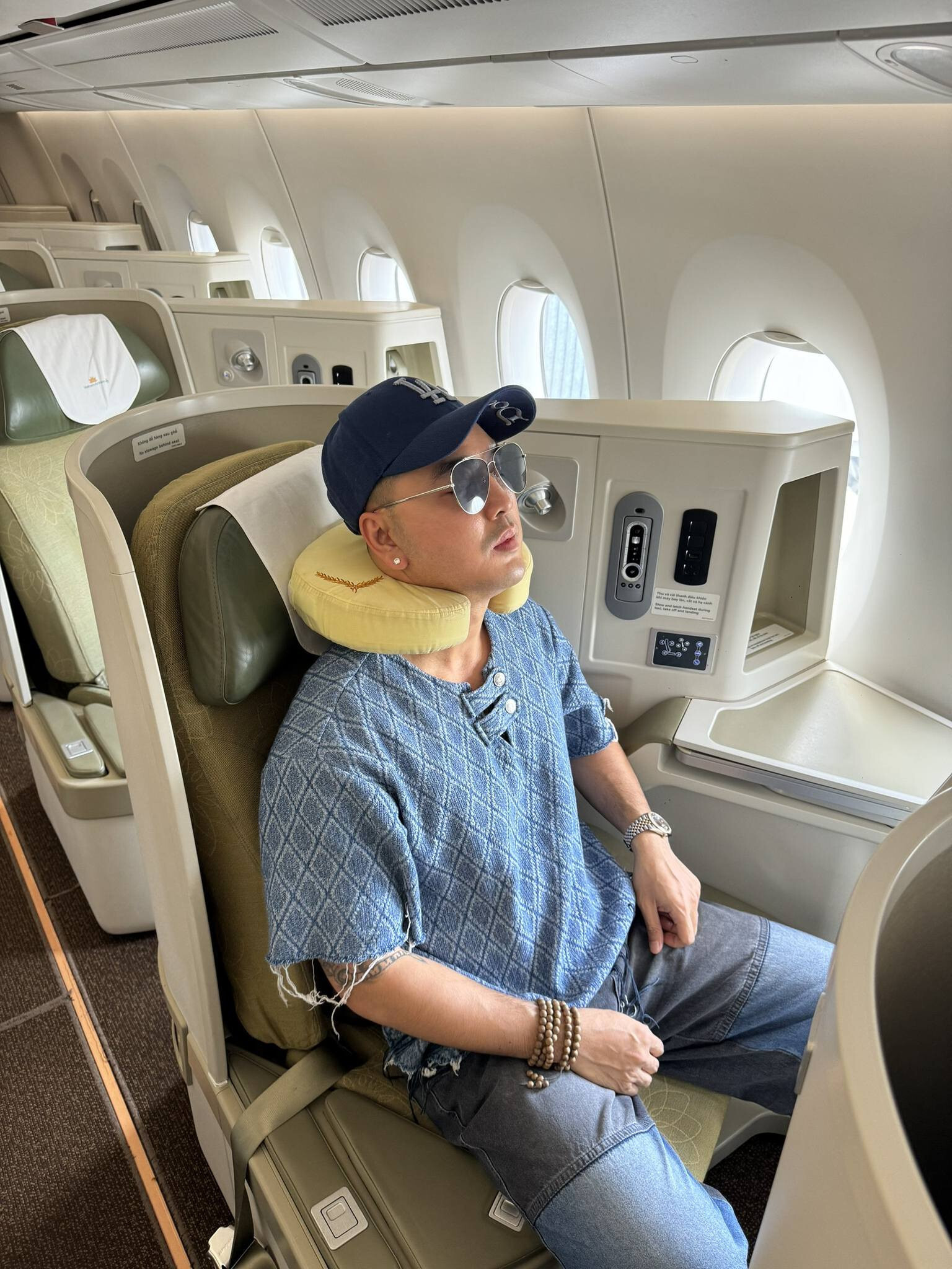 Sao Việt 27/6: Hoa hậu Ý Nhi vai trần gợi cảm, Nhã Phương muốn làm ca sĩ - 13