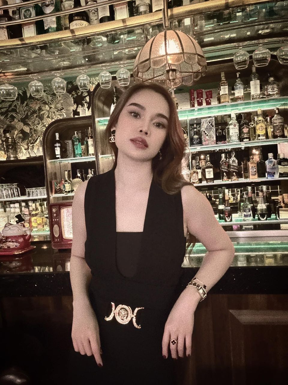 Sao Việt 27/6: Hoa hậu Ý Nhi vai trần gợi cảm, Nhã Phương muốn làm ca sĩ - 17