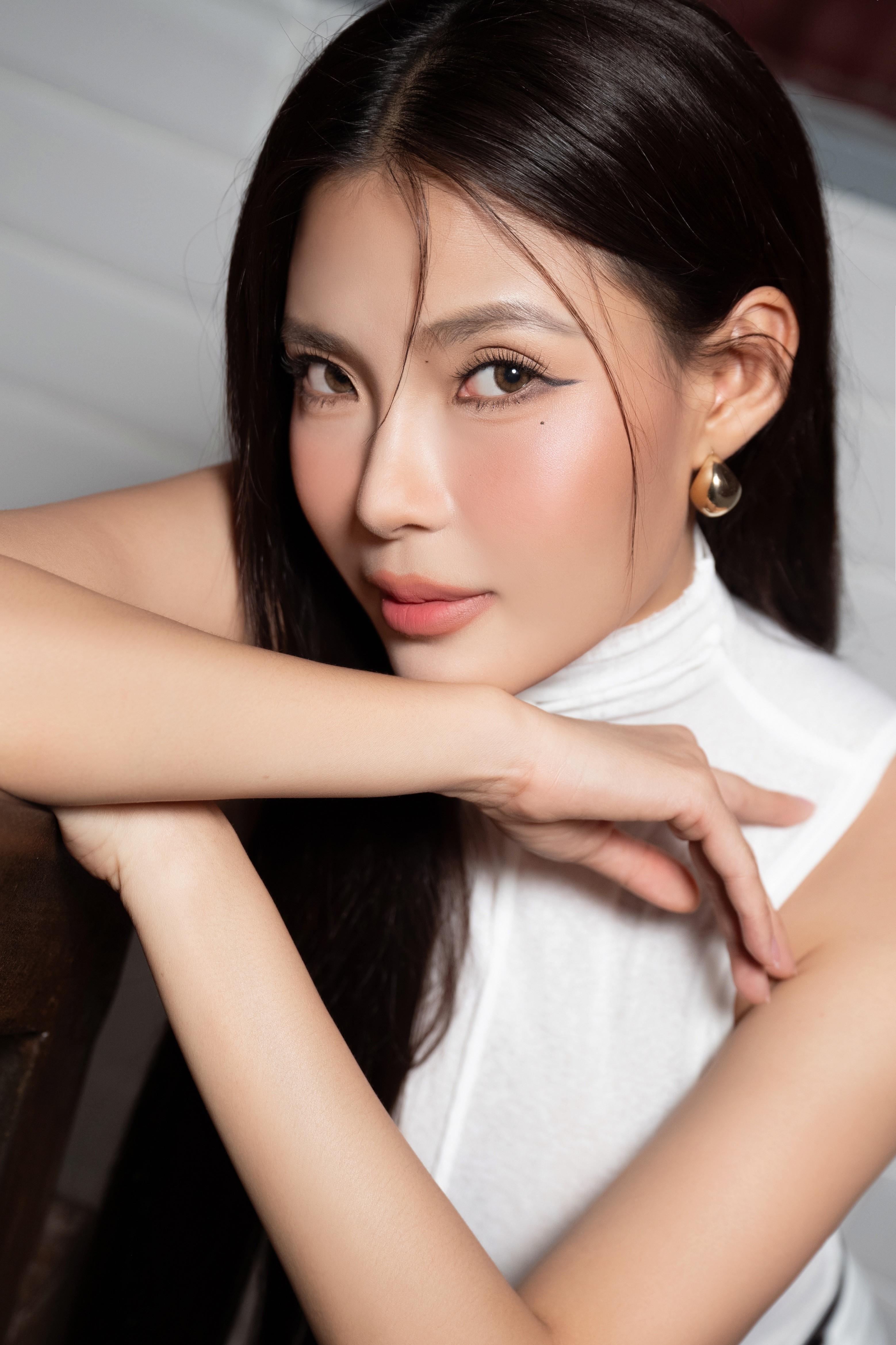 Thuý Diễm 'Trạm cứu hộ trái tim': Tôi buồn cười mỗi lần nghe tin ly hôn chồng - 4