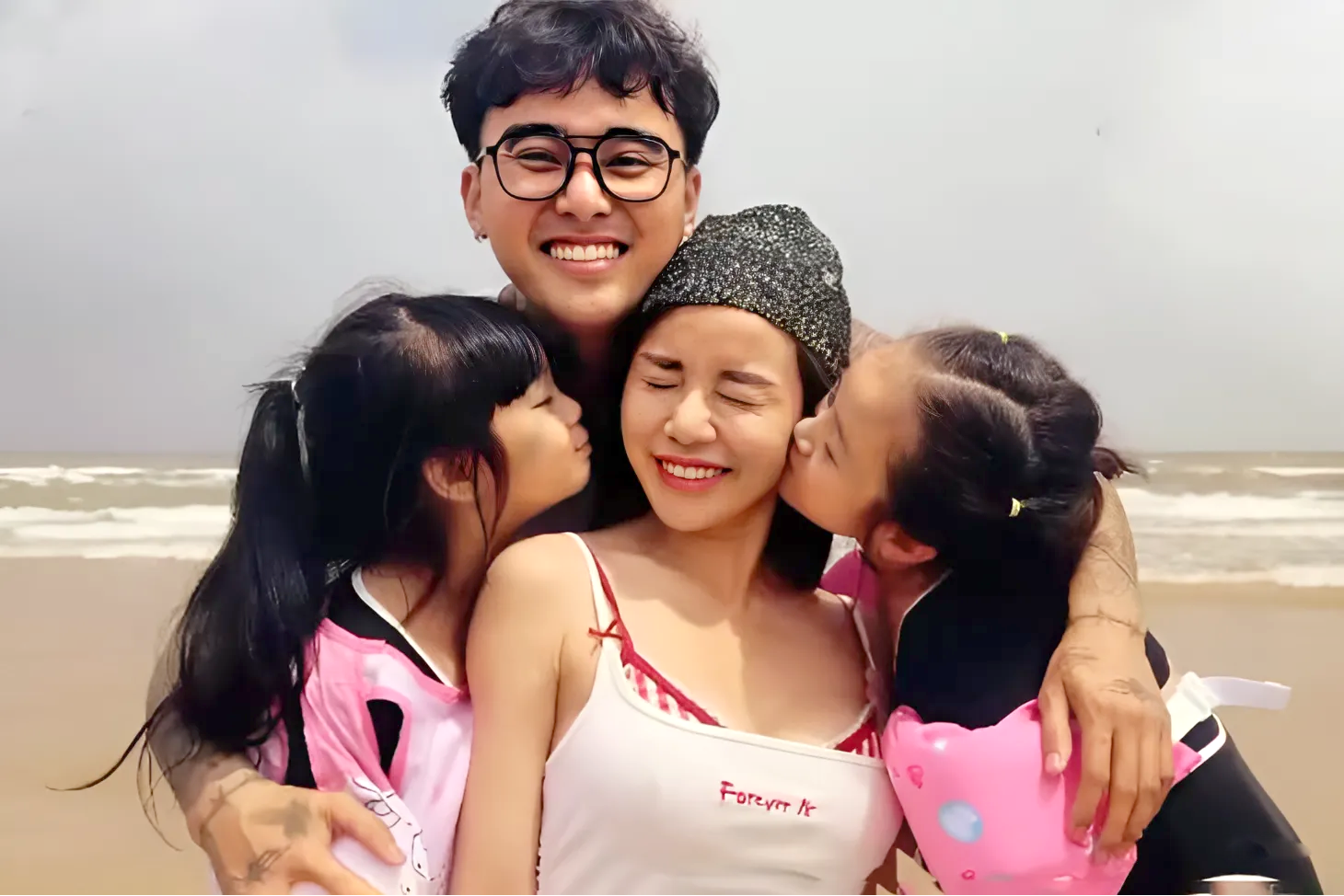 Sao Việt 28/6: Sam đẹp rạng ngời sau sinh, Thanh Lam trẻ trung bên bạn trai - 6
