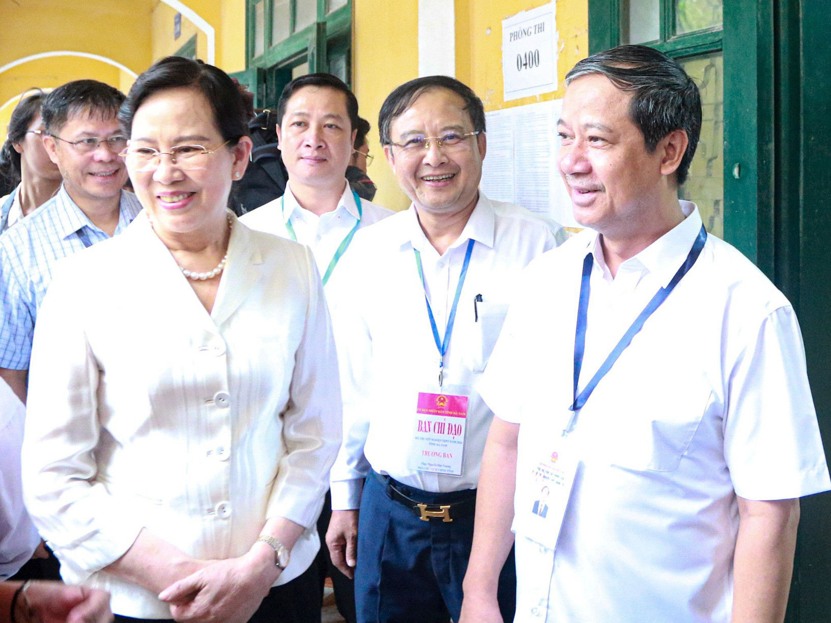 Nhìn lại khoảnh khắc xúc động của kỳ thi tốt nghiệp THPT 2024 - 11