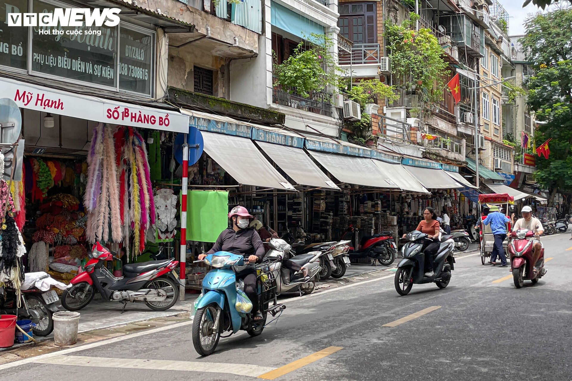 Những mặt bằng kinh doanh siêu nhỏ, siêu đắt ngự trên đất vàng Hà Nội - 16