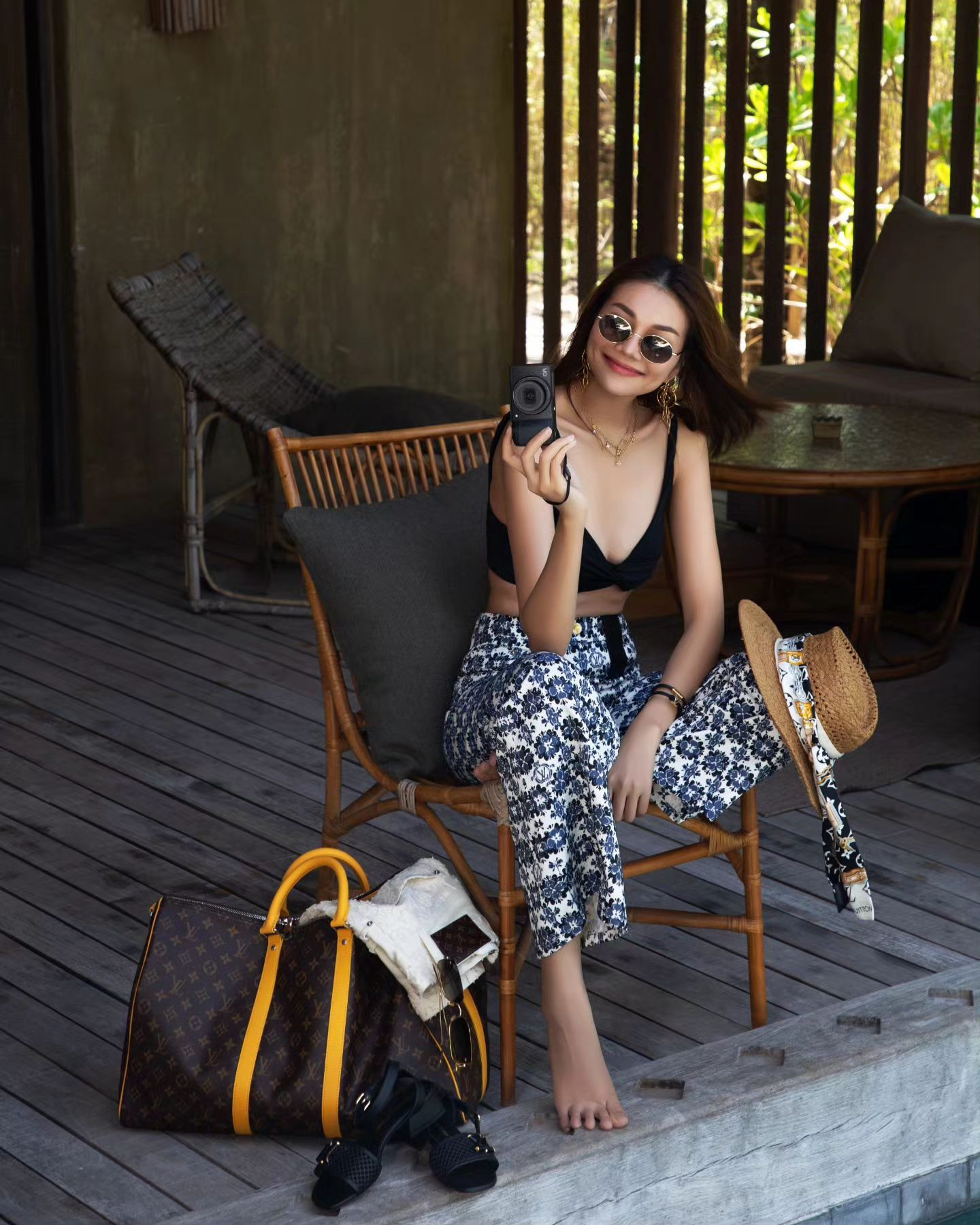 Sao Việt 29/6: Minh Hằng gợi cảm sau sinh, Lý Hùng hội ngộ 'người tình màn ảnh' - 6