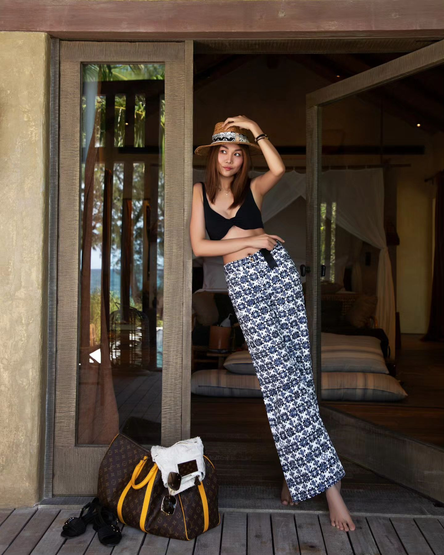 Sao Việt 29/6: Minh Hằng gợi cảm sau sinh, Lý Hùng hội ngộ 'người tình màn ảnh' - 7