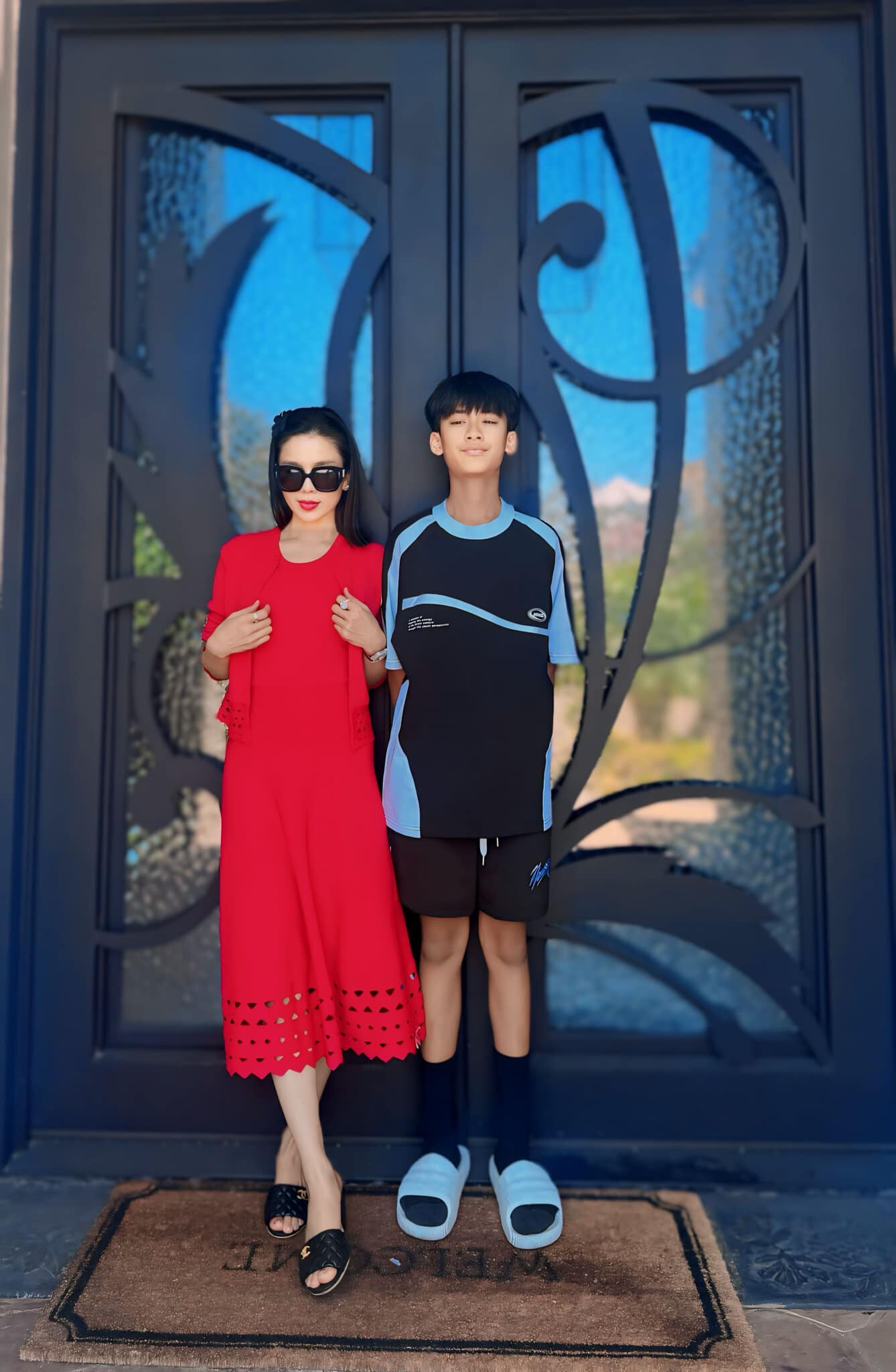 Sao Việt 29/6: Minh Hằng gợi cảm sau sinh, Lý Hùng hội ngộ 'người tình màn ảnh' - 9