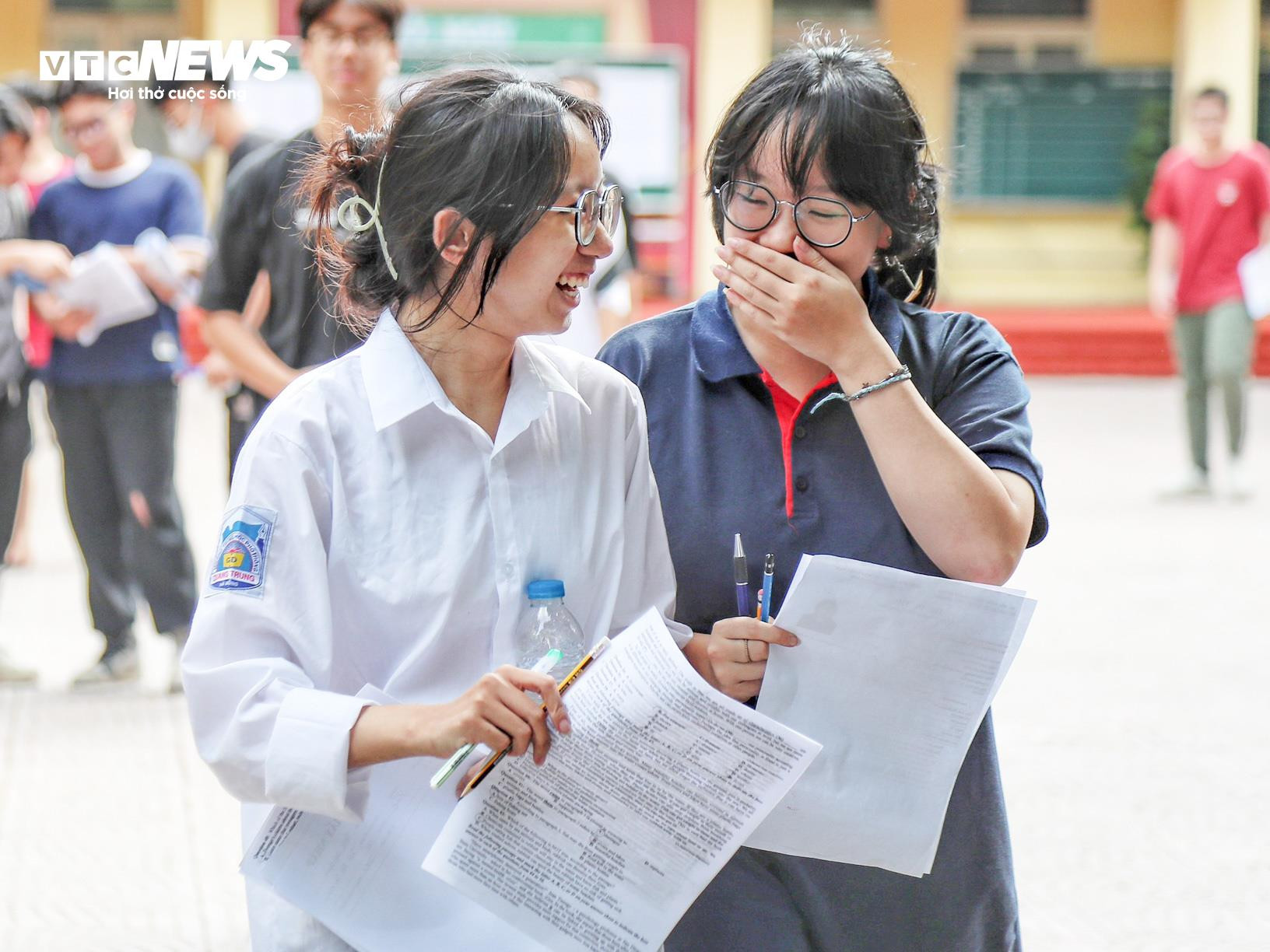 Kết thúc môn cuối thi THPT, nhiều sĩ tử sẽ 'ngủ nguyên tuần để xả hơi' - 12