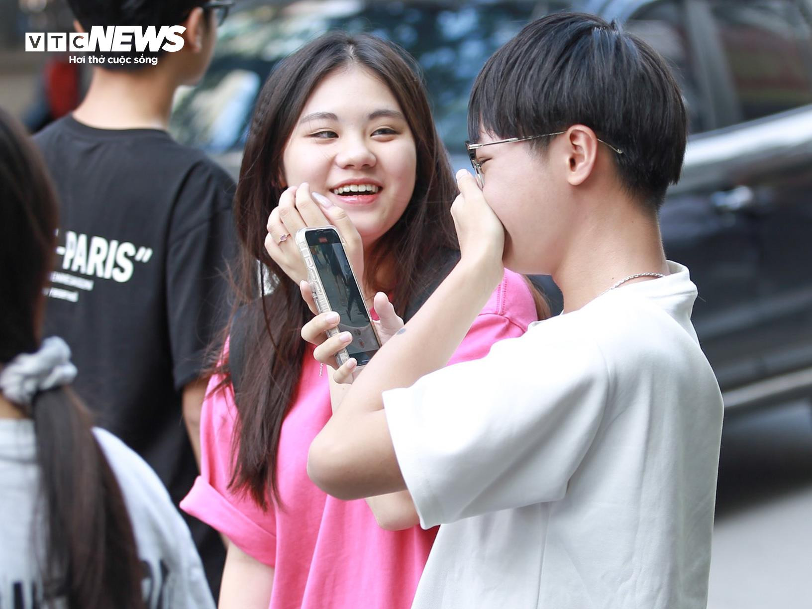 Kết thúc môn cuối thi THPT, nhiều sĩ tử sẽ 'ngủ nguyên tuần để xả hơi' - 5