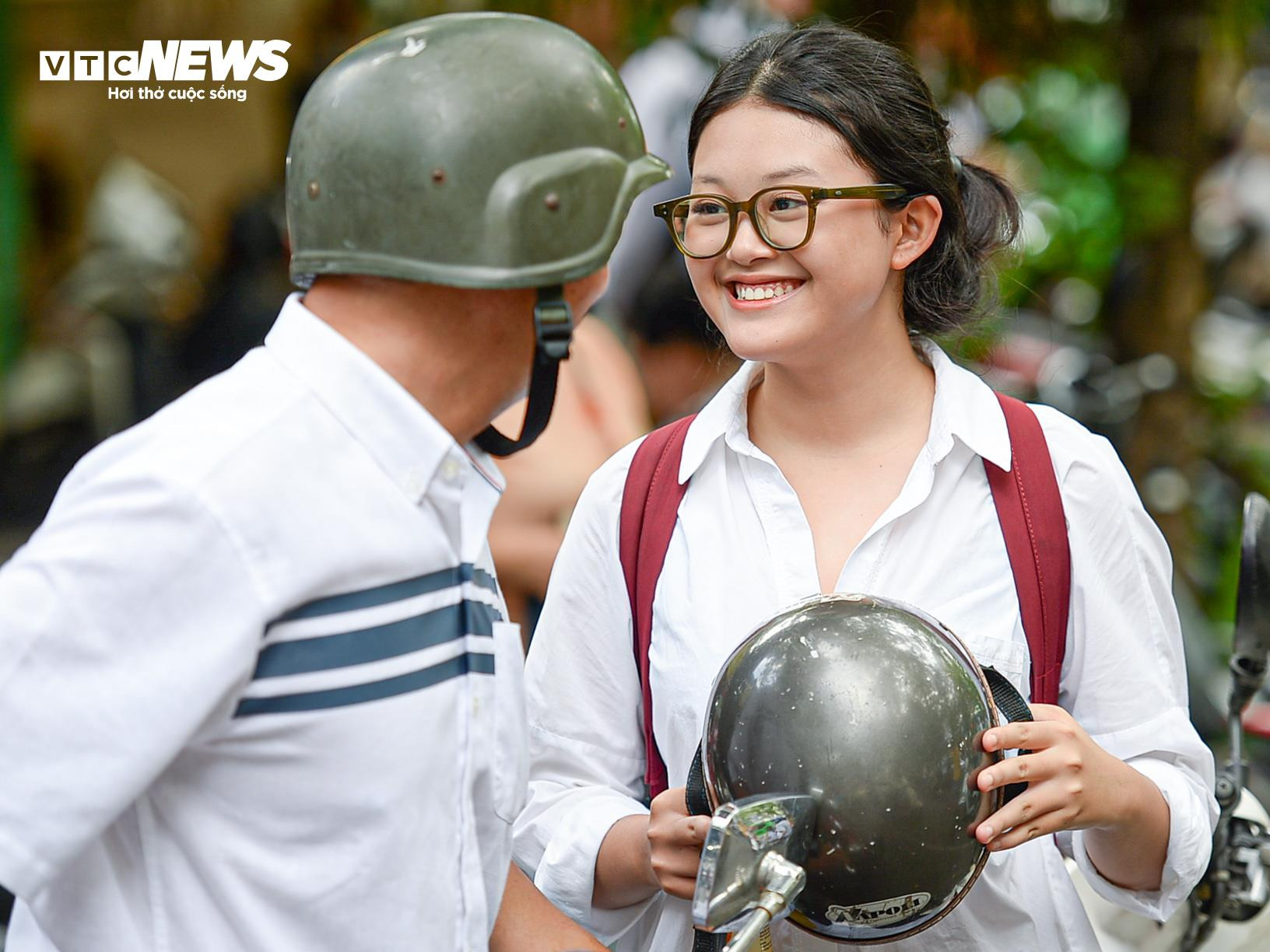 Nhìn lại khoảnh khắc xúc động của kỳ thi tốt nghiệp THPT 2024 - 23