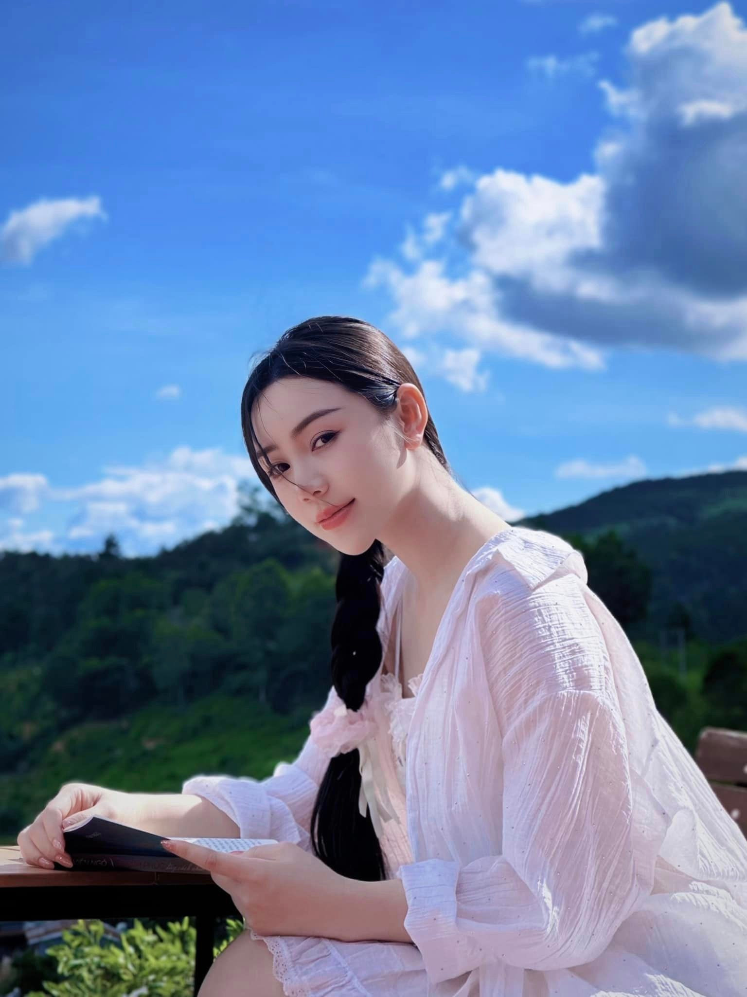 Sao Việt 30/6: Nhã Phương đòi 'cưới lại', Bằng Kiều tình tứ bên vợ mới - 8