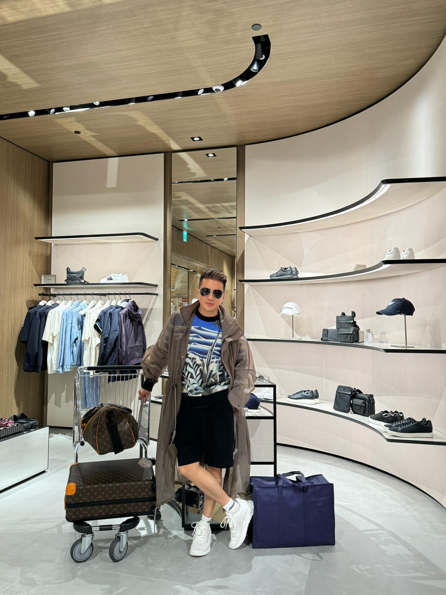 Sao Việt 30/6: Nhã Phương đòi 'cưới lại', Bằng Kiều tình tứ bên vợ mới - 2