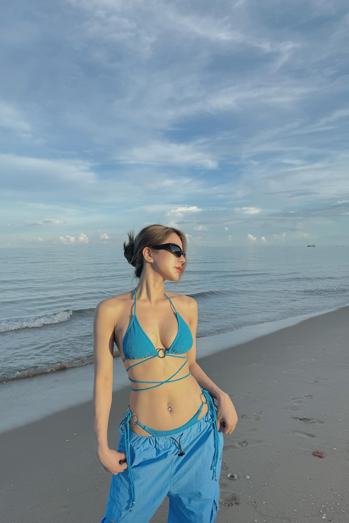 Sao Việt 1/7: Mai Phương Thúy gợi cảm, NSƯT Chí Trung khoe cháu nội mới sinh - 9