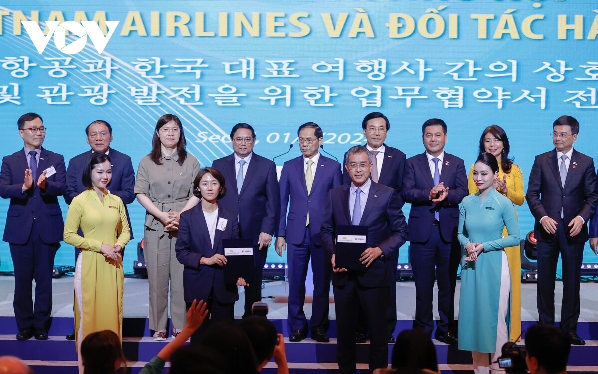 Toàn cảnh chuyến thăm Hàn Quốc của Thủ tướng Phạm Minh Chính và Phu nhân - 13