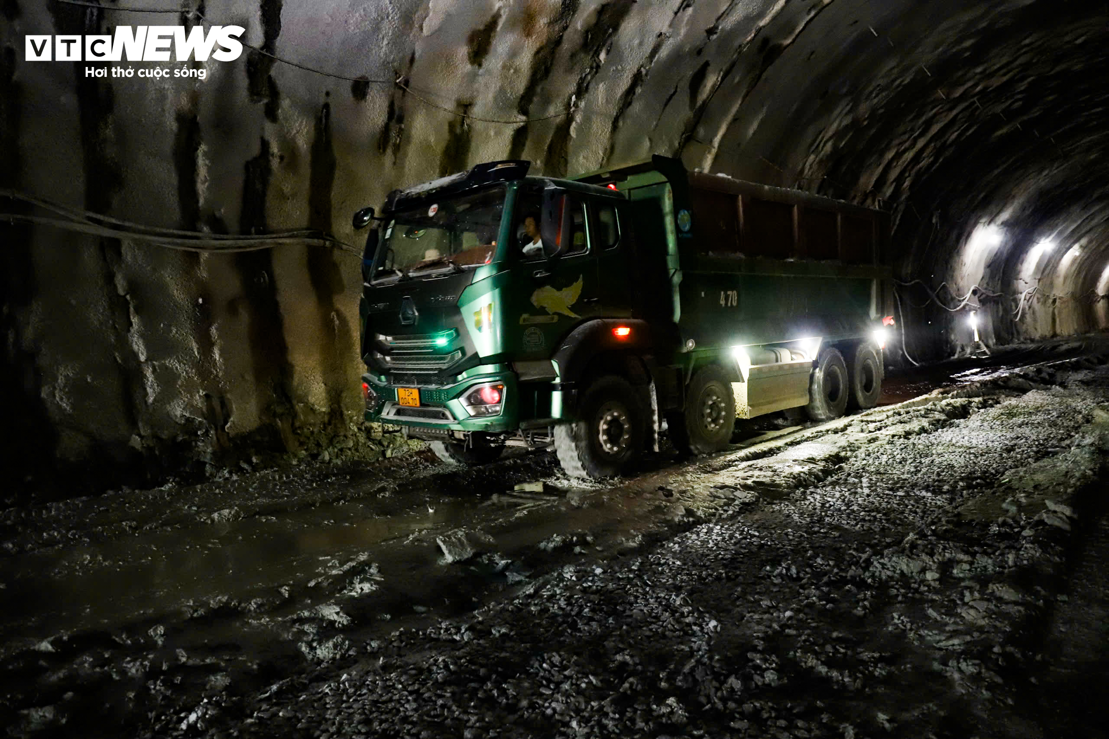 Cận cảnh robot đào hầm xuyên núi tại siêu dự án cao tốc Bắc – Nam - 14