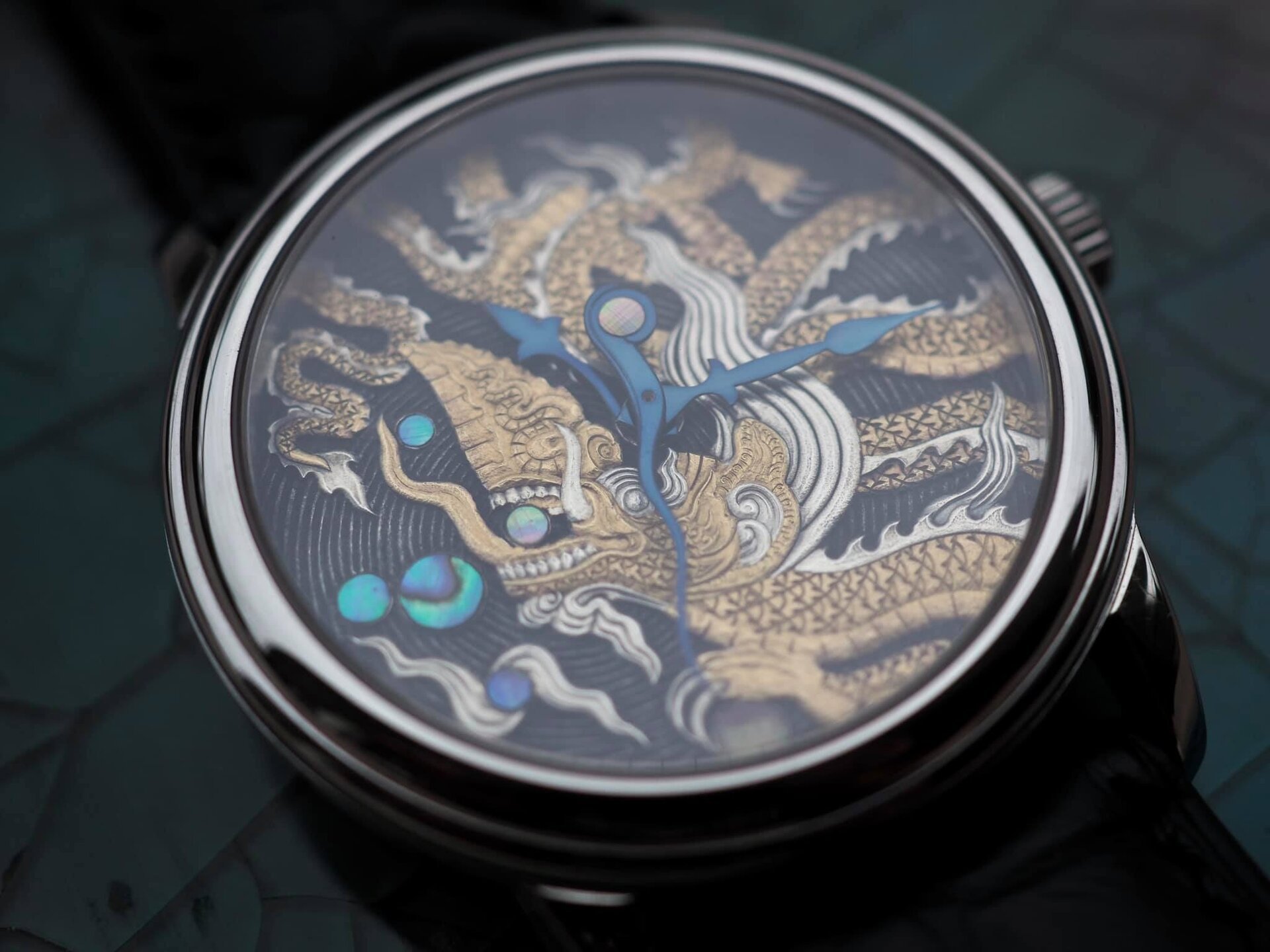 Chiếc đồng hồ bằng titan được thợ thủ công Việt định giá 300 triệu đồng - 12