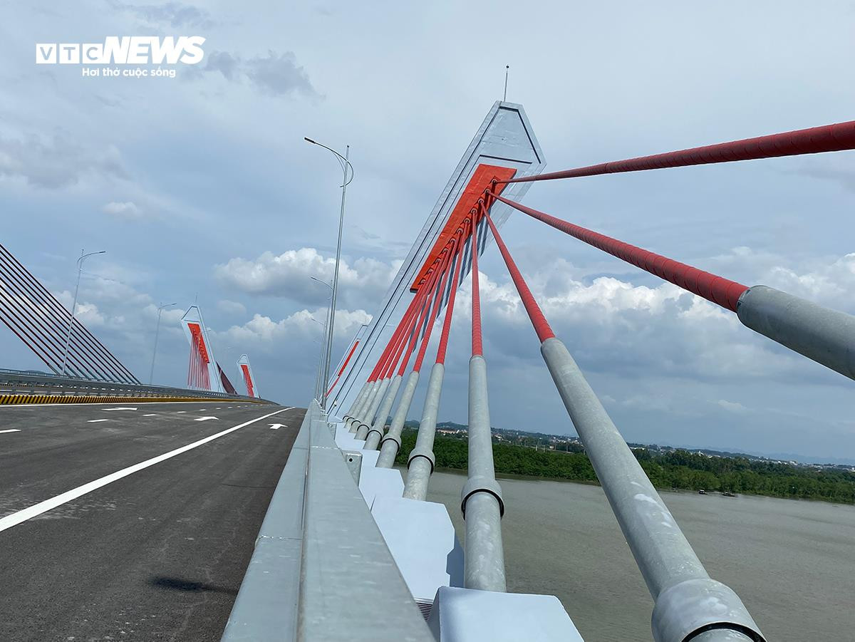 Hình hài cầu Bến Rừng nối Hải Phòng - Quảng Ninh trước ngày thông xe - 4