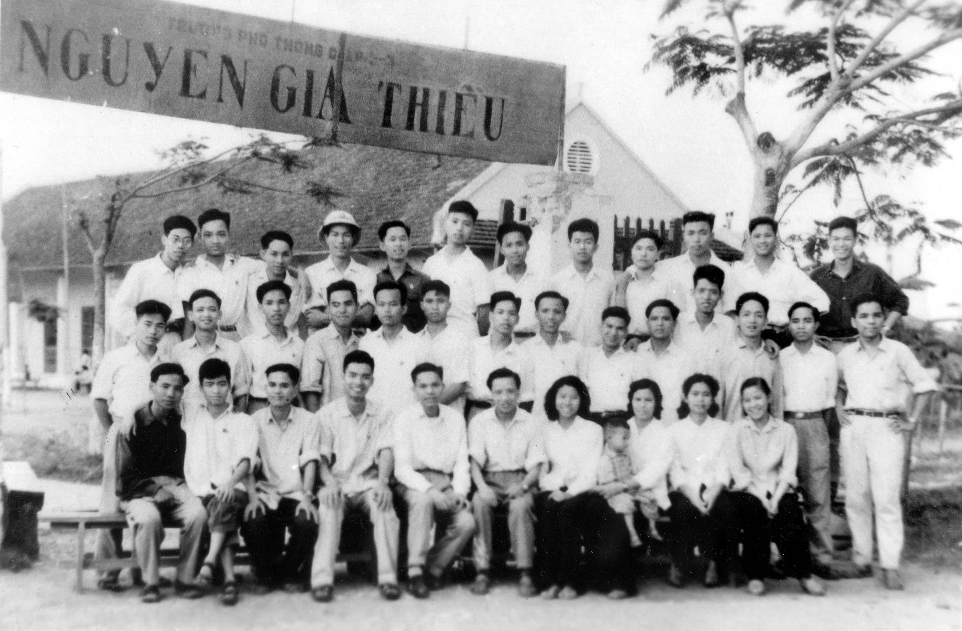 Những bức ảnh hiếm thời phổ thông của Tổng Bí thư Nguyễn Phú Trọng - 8