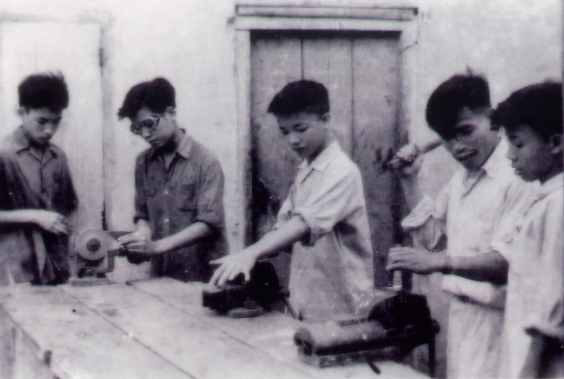 Những bức ảnh hiếm thời phổ thông của Tổng Bí thư Nguyễn Phú Trọng - 9