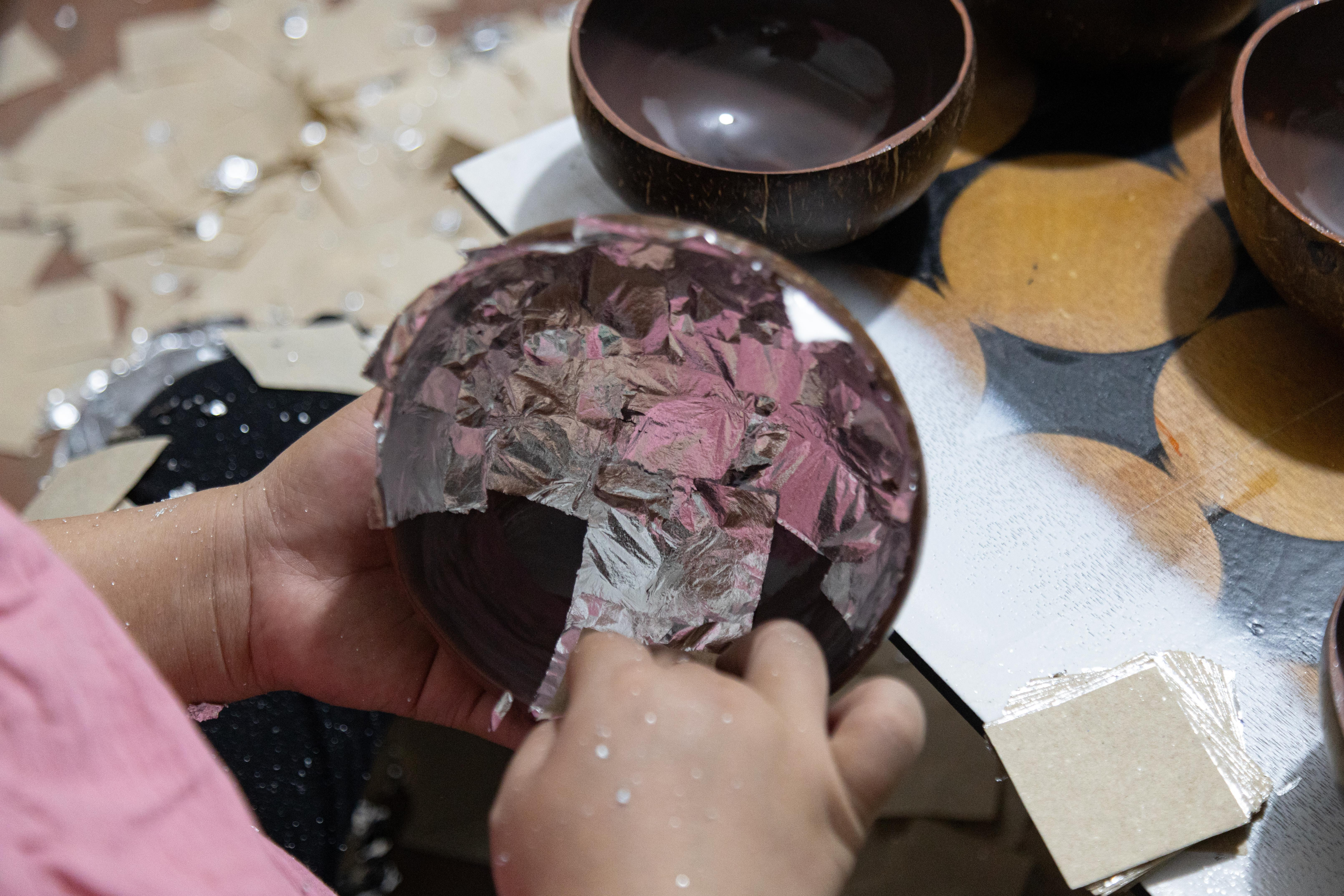 Xem làm sơn mài ở làng nghề gần 300 năm chuyên sản xuất đồ dùng dâng vua chúa - 15