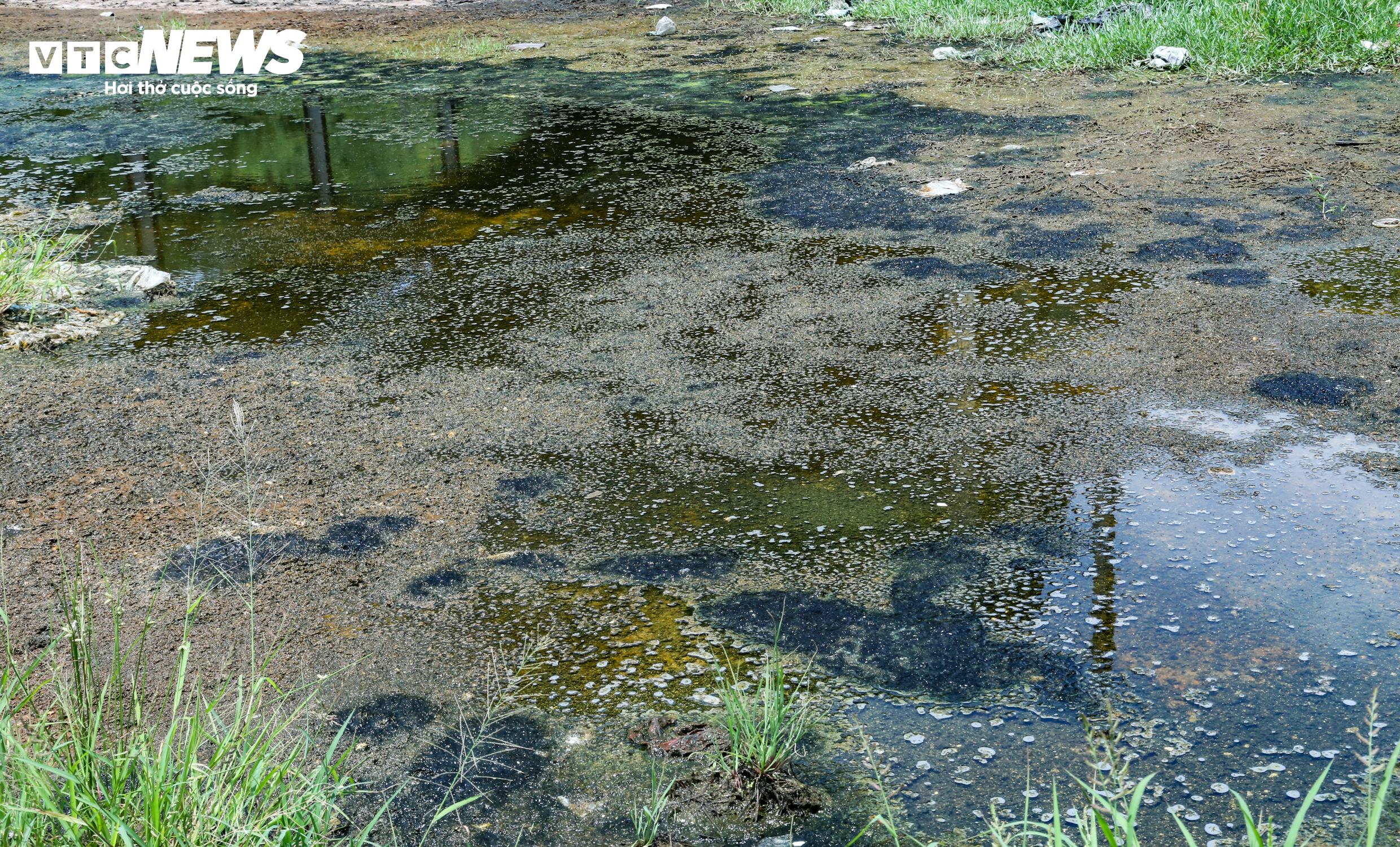 'Núi' rác thải quây quanh lò đốt 6 tỷ đồng 'đắp chiếu' ở Hà Tĩnh - 9