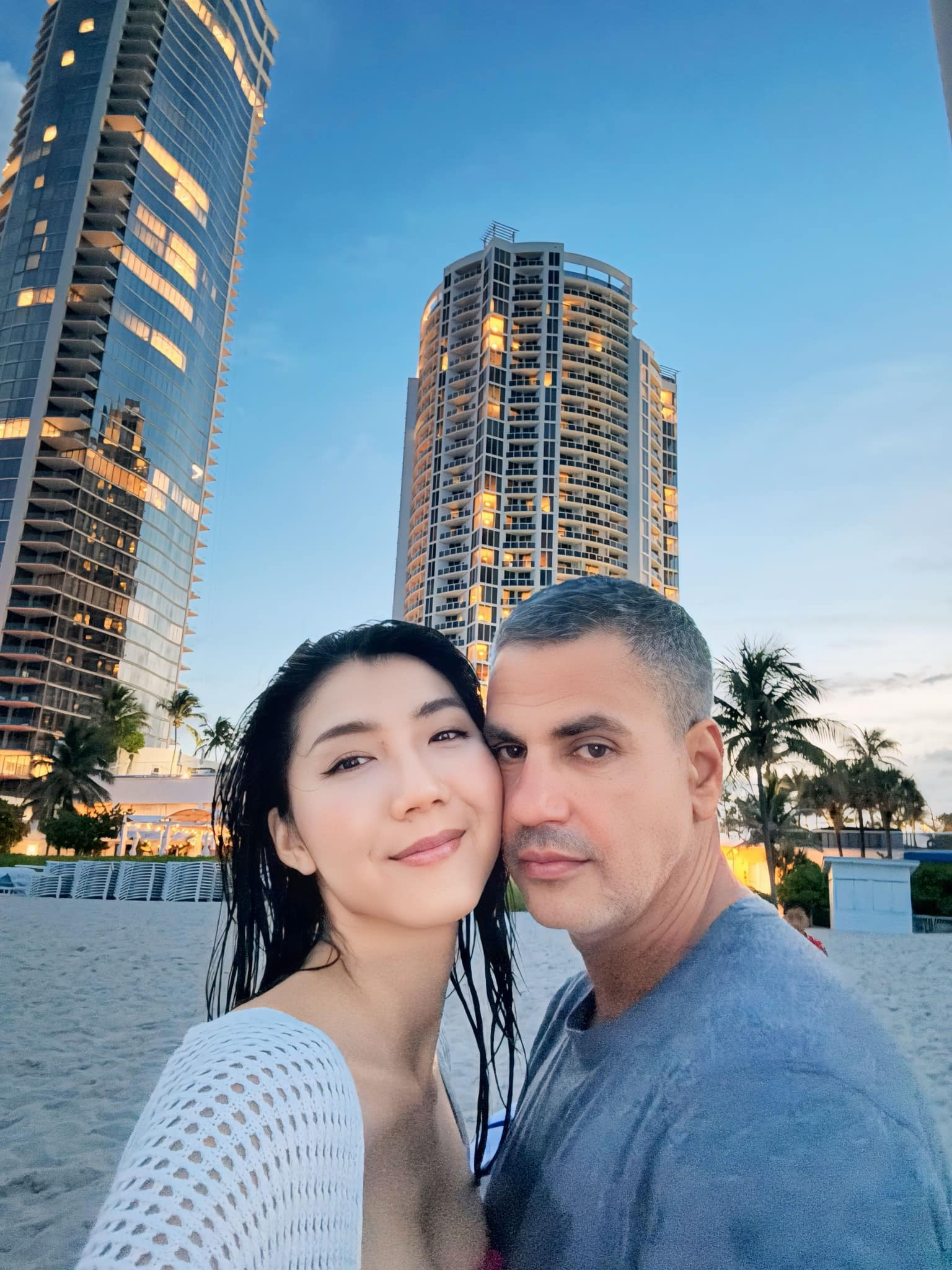 Sao Việt 23/7: NSND Tự Long làm thơ tặng con trai, Hương Giang nói về sự tử tế - 9