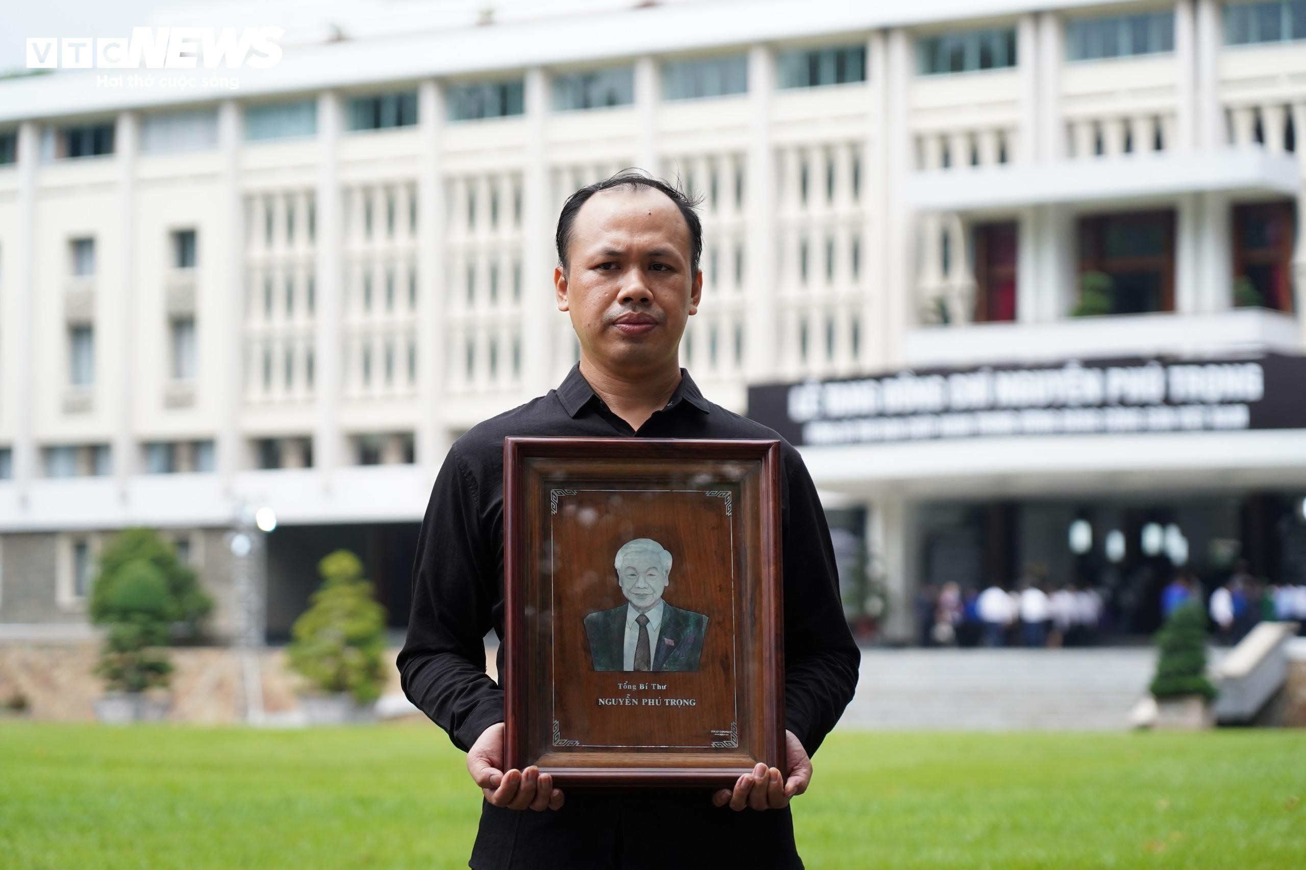 Người dân miền Nam viếng Tổng Bí thư Nguyễn Phú Trọng - 9