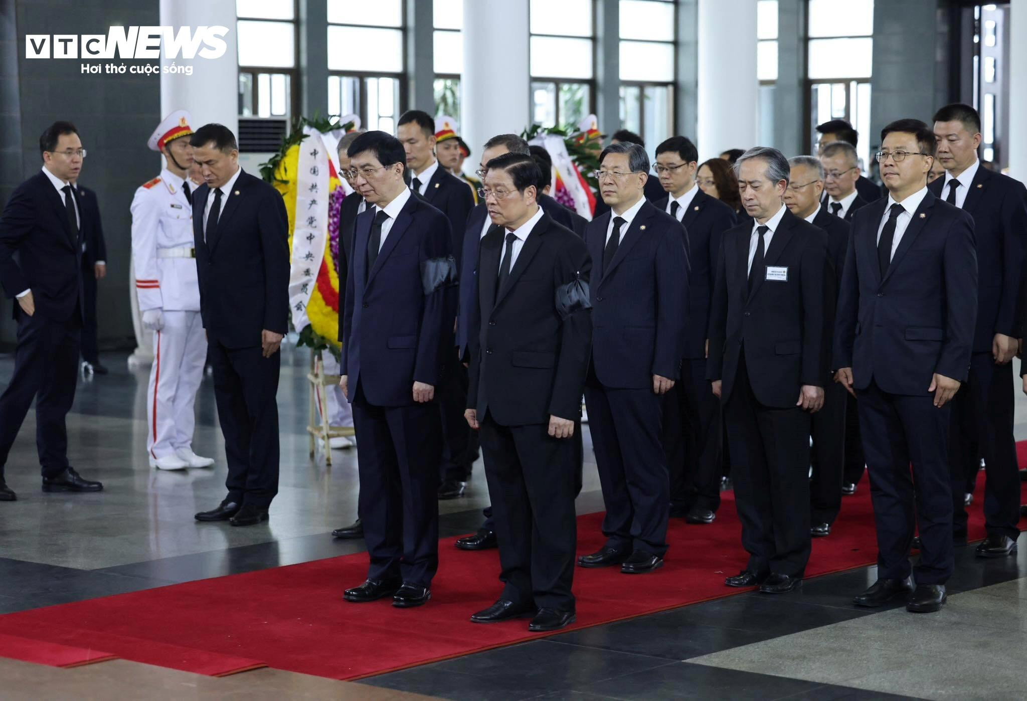 Các đoàn quốc tế viếng Tổng Bí thư Nguyễn Phú Trọng chiều 25/7 - 3