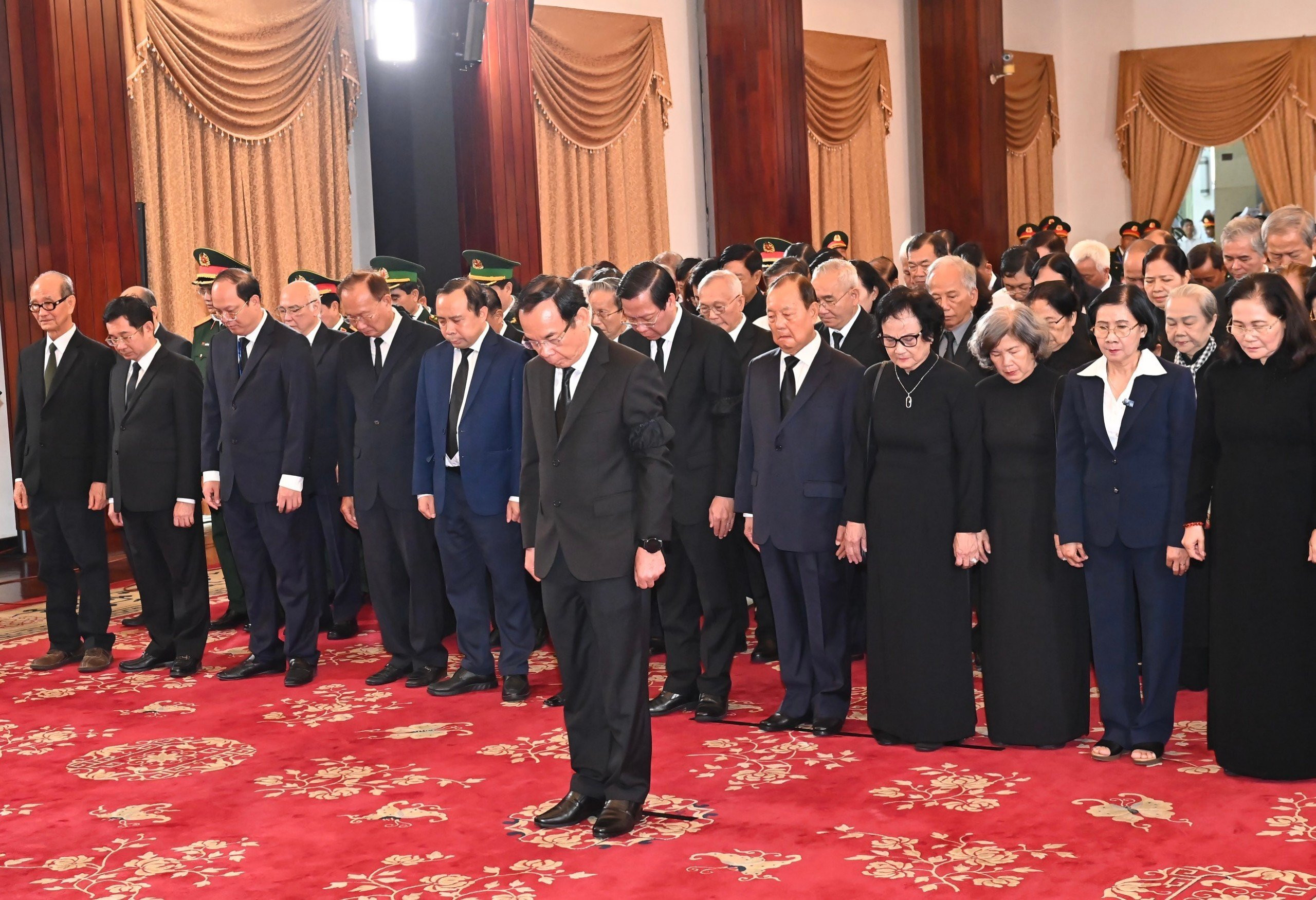 Người dân miền Nam viếng Tổng Bí thư Nguyễn Phú Trọng - 3