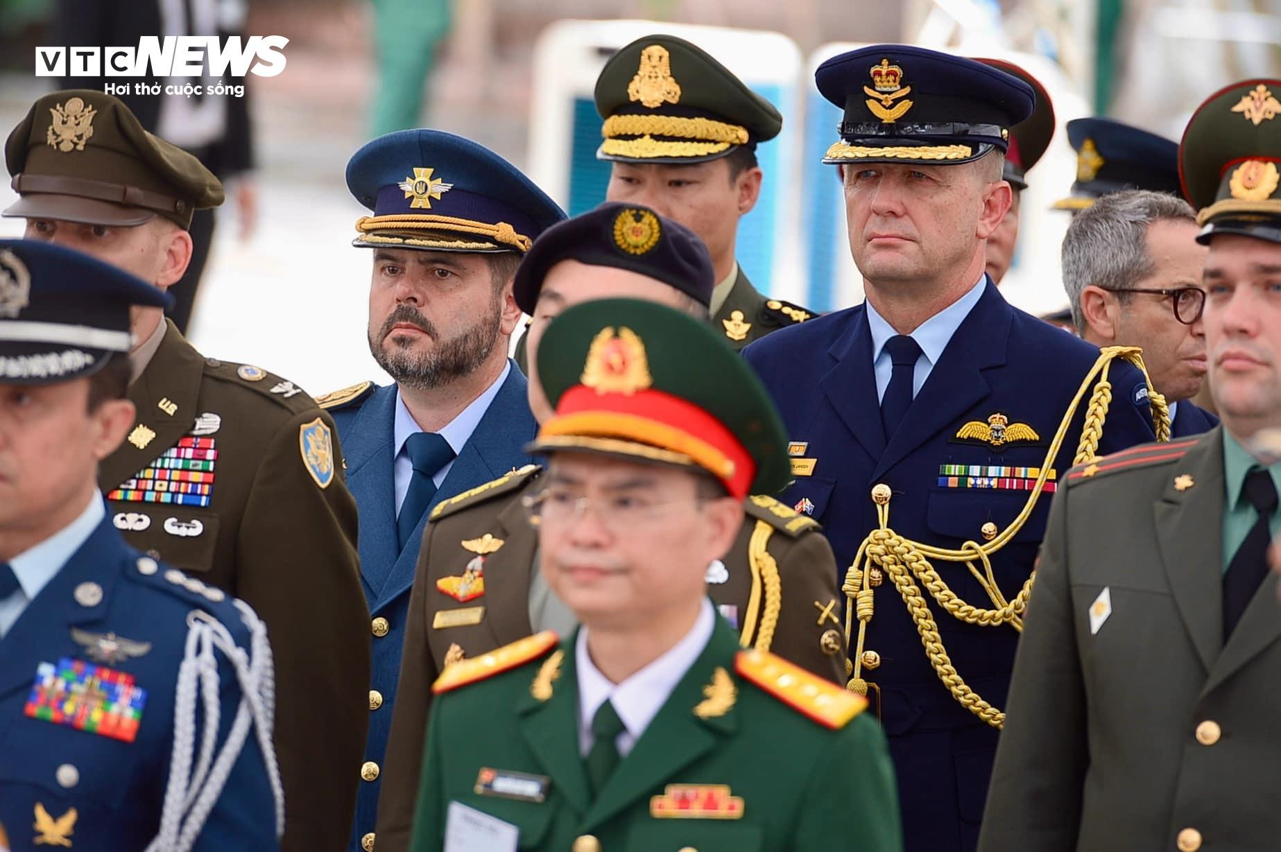 Các đoàn quốc tế viếng Tổng Bí thư Nguyễn Phú Trọng chiều 25/7 - 5