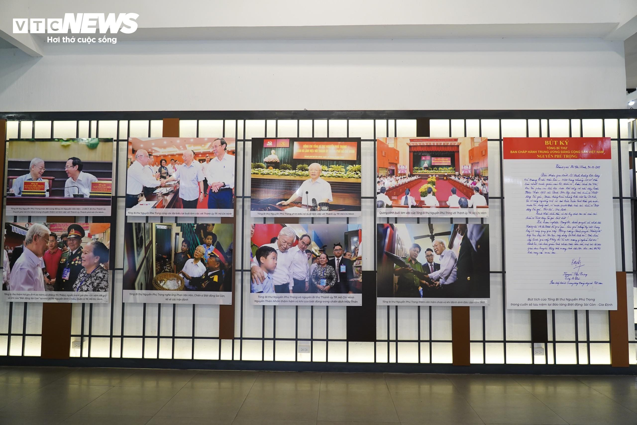 Giới trẻ xúc động đến triển lãm về Tổng Bí thư Nguyễn Phú Trọng ở TP.HCM - 11